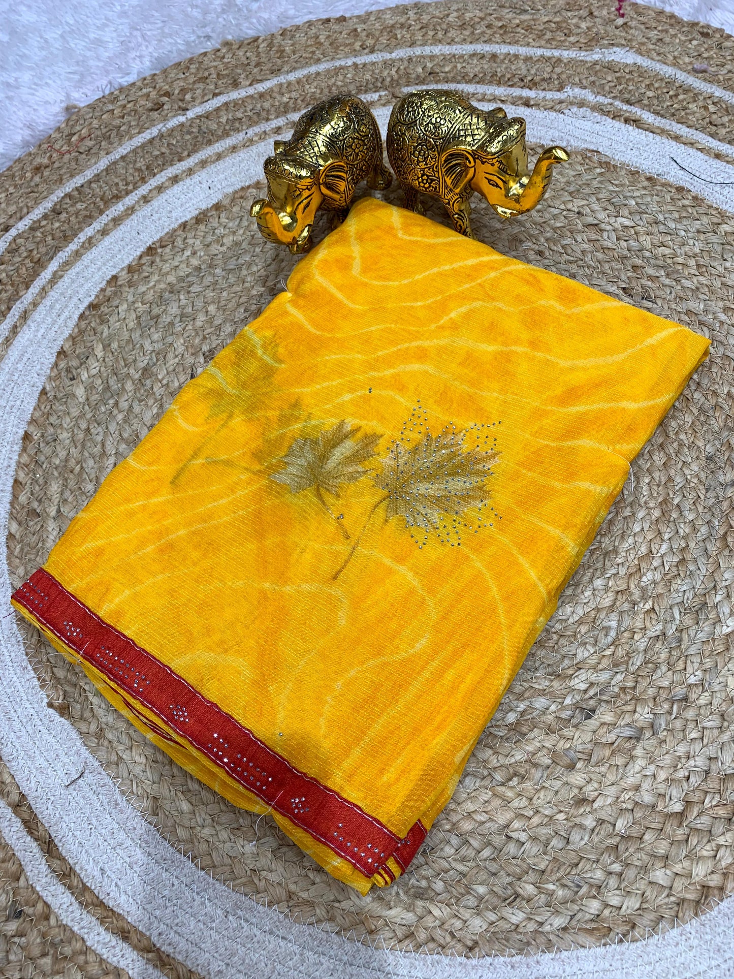RR-TALLY WEIGHTLESS SAREE WITH BEAUTIFUL PRINT DESIGN WITH SIROSKI AND LACE