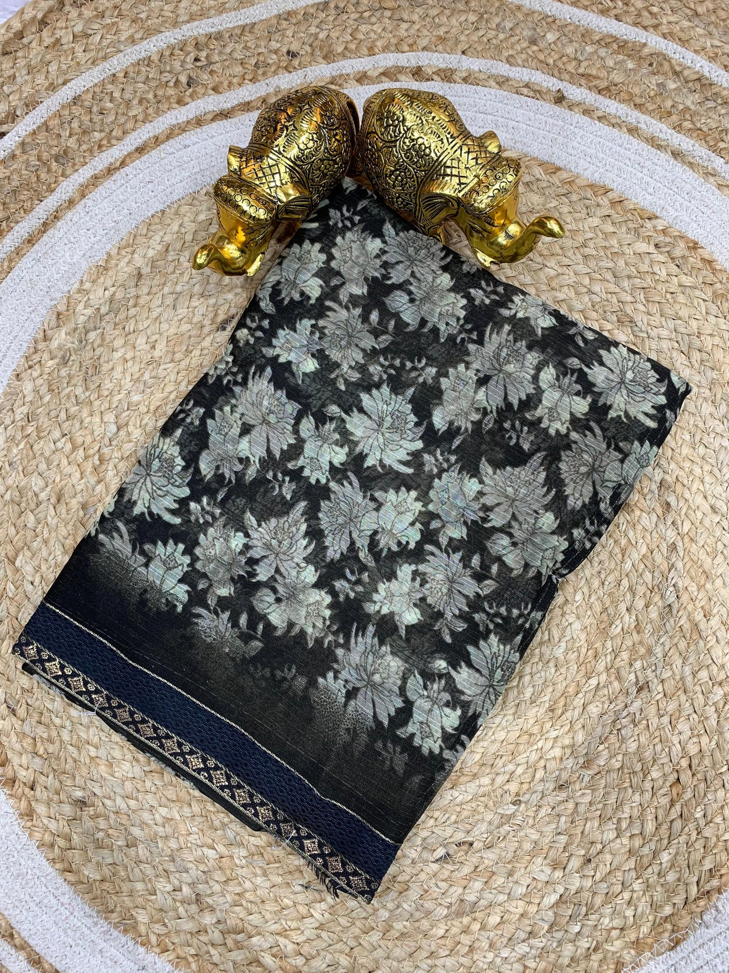 SV-FLORA-CHINGARI Zomato Saree with floral pattern with border