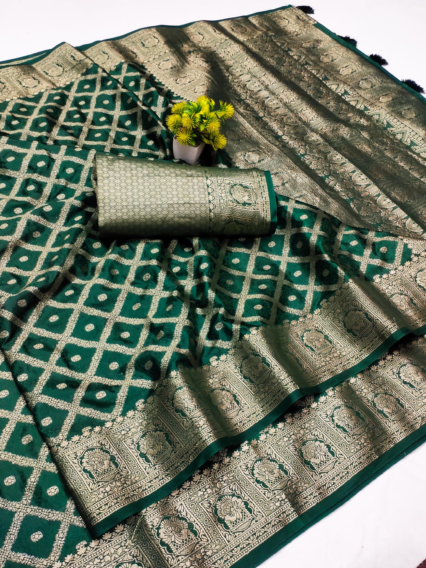 DOLA-KASHVI PURE DOLA SATIN SILK SAREE WITH GRAND PALLU WITH BOX PATTERN WITH CREATIVE BORDER WITH TASSELS ATTACHED ON PALLU