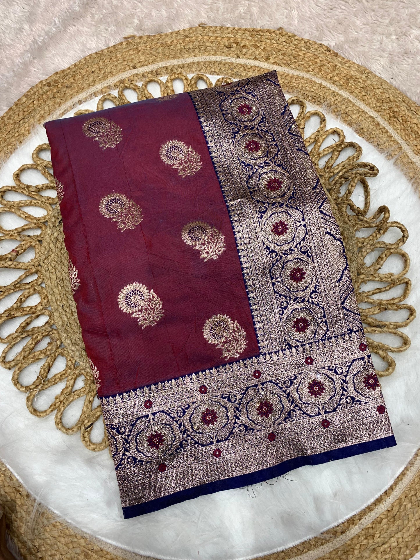 BS-DEHRADHUN PREMIUM SOFT SILK SAREE WITH RICH PALLU DESIGN WITH STONE WORK ALL OVER WITH TASSELS ATTACHED ON PALLU