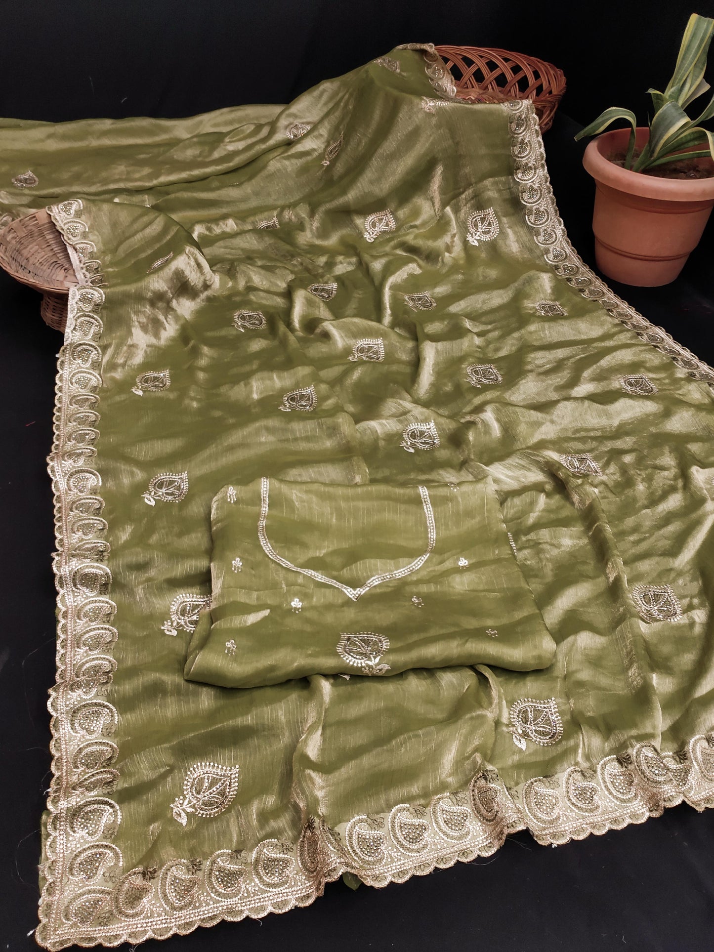 DF-PATNA FENDI CHIFFON SAREE WITH BEAUTIFUL LEAF DESIGN WITH SIROSKI WORK BOLLYWOOD SAREE WITH HEAVY BLOUSE
