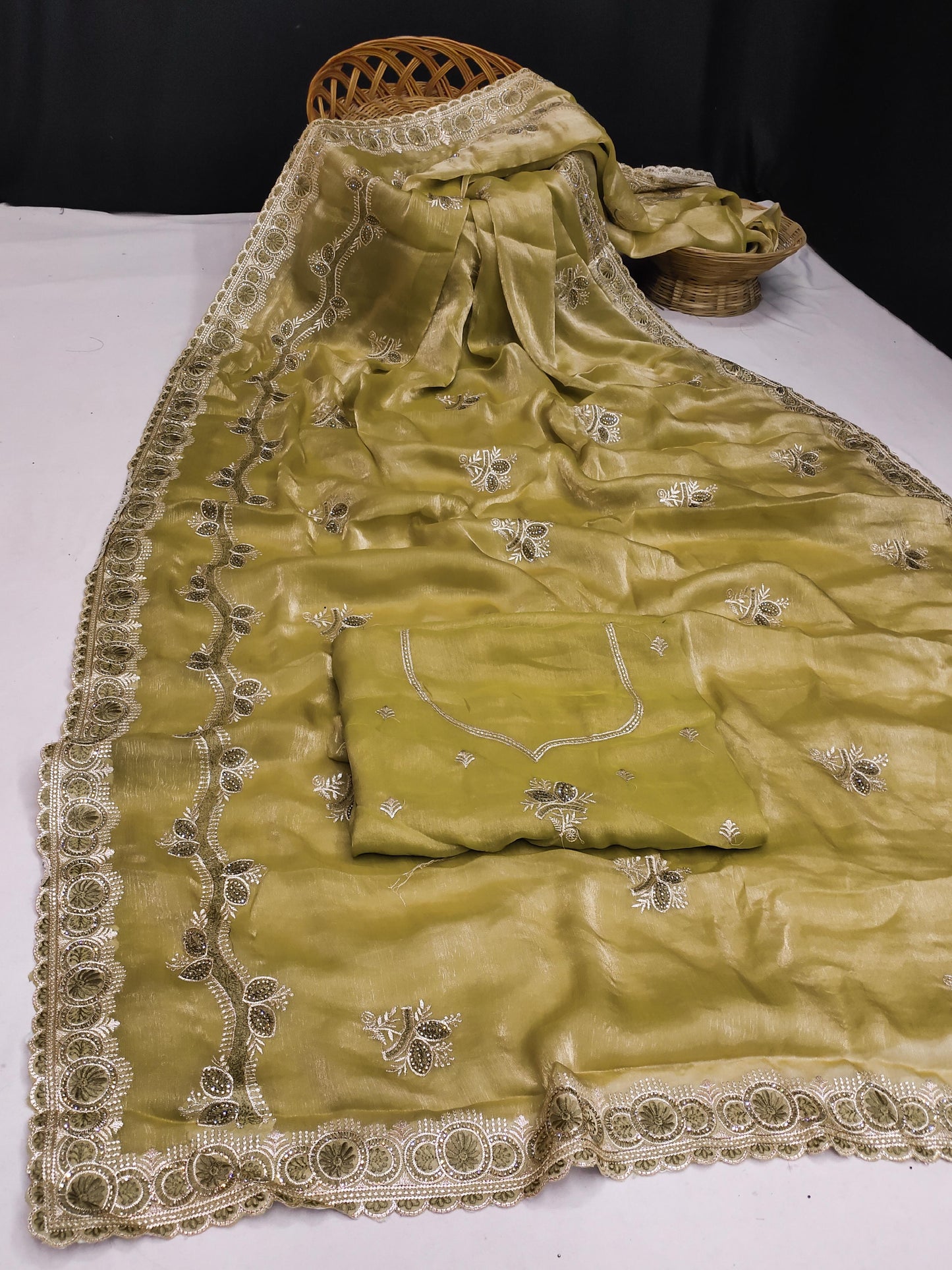 DF-ARACHNA MULMUL CHIFFON SAREE WUTH THREAD WORK AND BEAUTIFUL EMBROIDER WORK WITH HEAVY BLOUSE