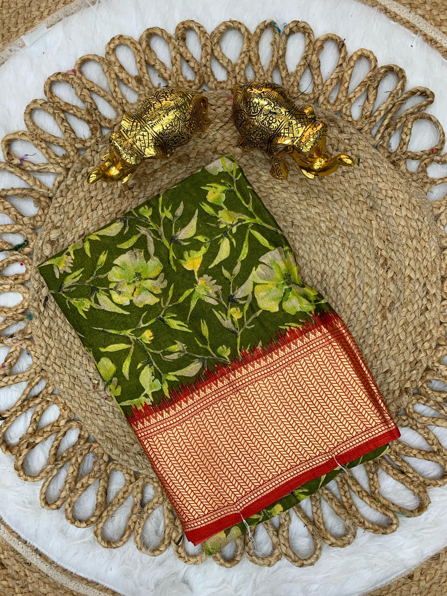 CP-7060 DOLA VISOCS SAREE WITH 6.30 MTR CUT WITH BEAUTIFUL FLOWER DESIGN