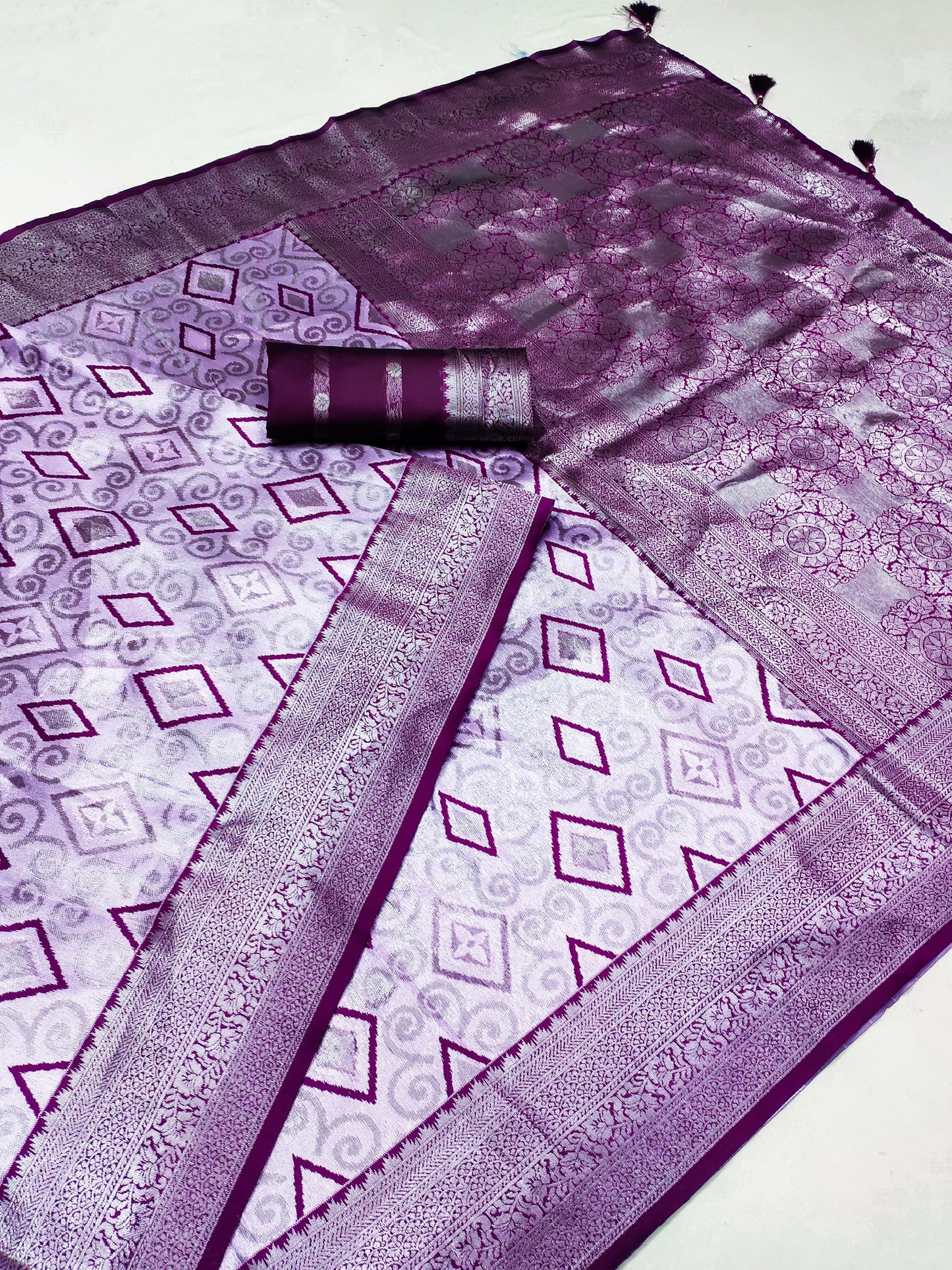 AJ-GEETANJALI PREMIUM SILVER PATTU SAREE WITH BEAUTIFUL BATIK PRINT ON BODY WITH SILVER JAREE BORDER WITH RICH PALLU AND TASSELS ATTACHED ON IT