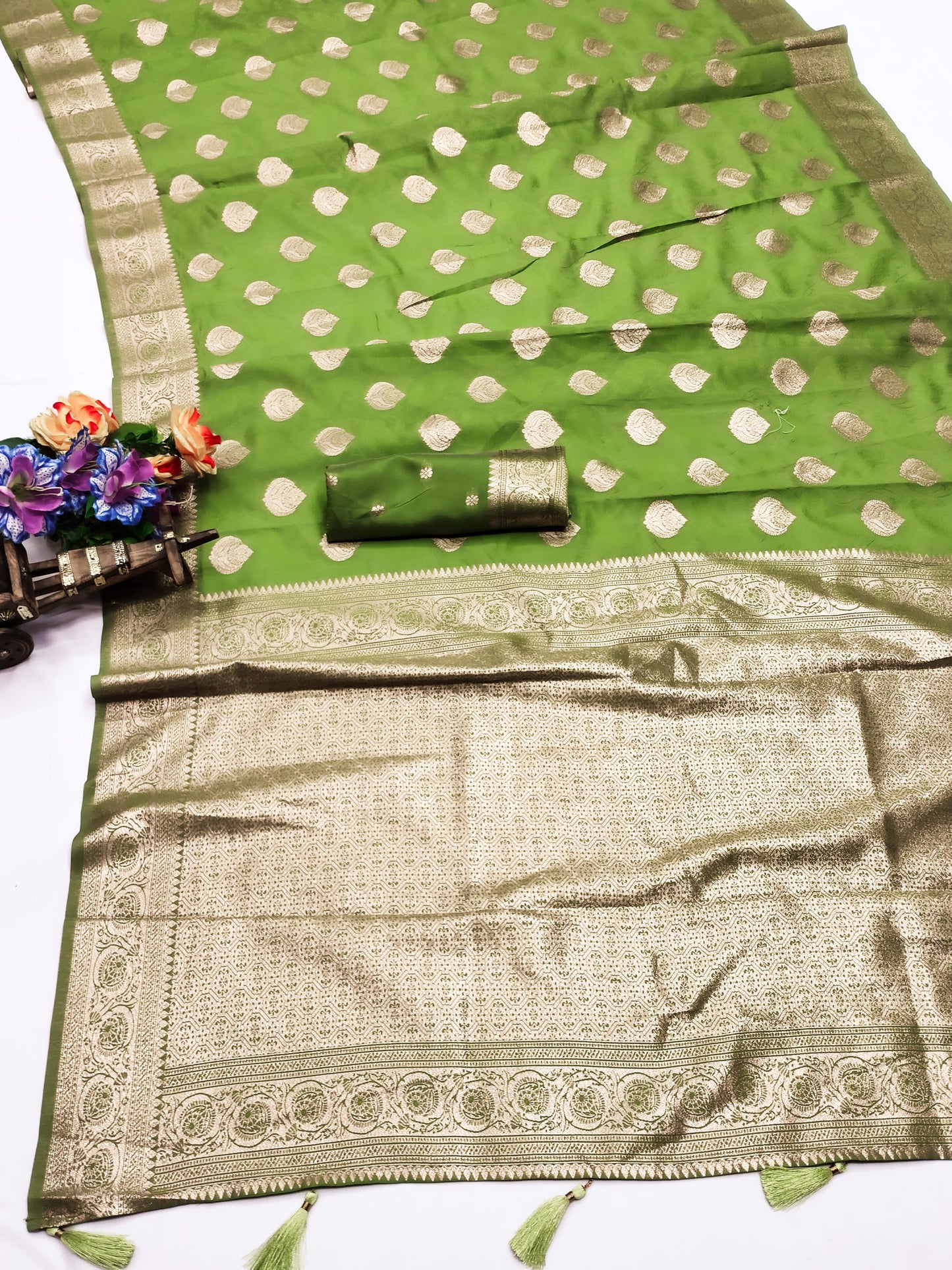 AJ-AMRITSAR SOFT SILK SAREE WITH BEAUTIFUL BUTHA DESIGN WITH TONE TO TONE BORDER WITH SELF WEAVING WORK AND RICH PALLU WITH TASSELS ATTACHED
