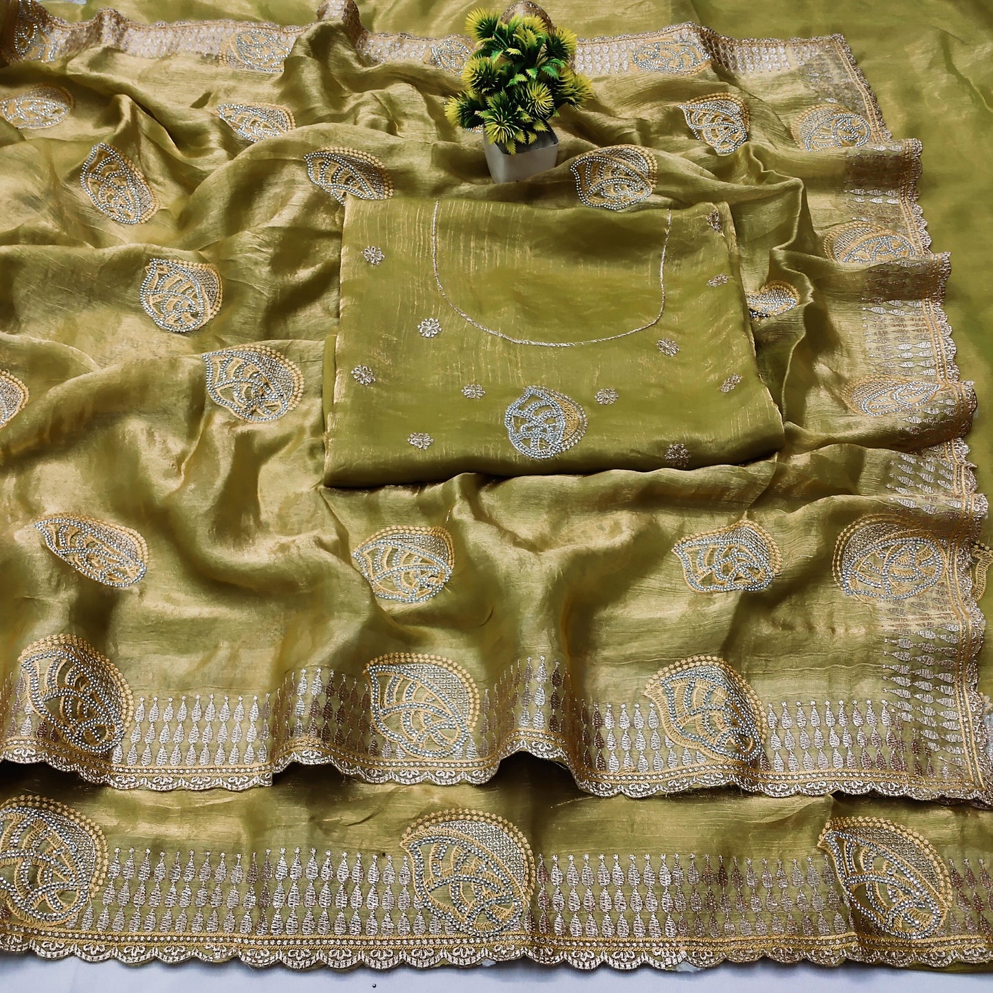 DF-PRIYANKA FENDI GOLD SAREE WITH TWO TONE EFFECT IWHT BEAUTIFUL BORDER CONCEPT WITH SIROSKI WORK AND FOIL WORK