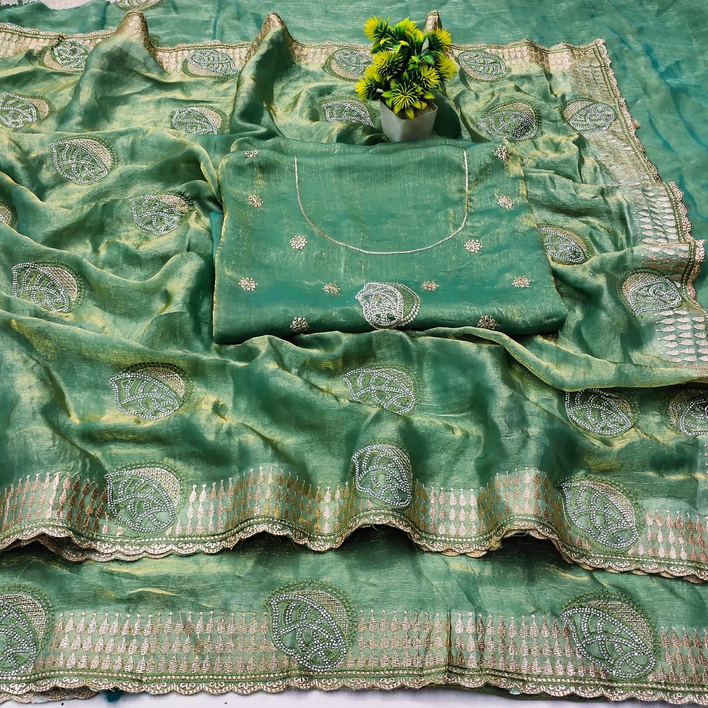 DF-PRIYANKA FENDI GOLD SAREE WITH TWO TONE EFFECT IWHT BEAUTIFUL BORDER CONCEPT WITH SIROSKI WORK AND FOIL WORK