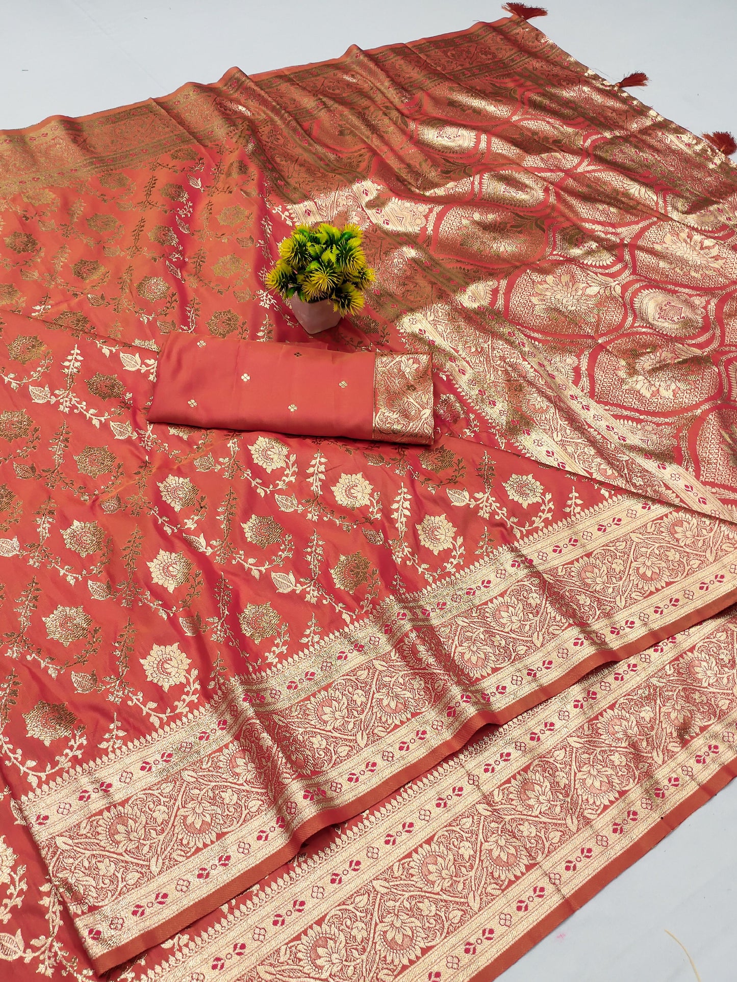 AJ-PUNERI TRENDING VIRAL SAREE WITH BANARASI JAREE WITH JHAL WORK WITH FLOWER BUTHA WITH RICH PALLU DESIGN WITH TASSELS ATTACHED