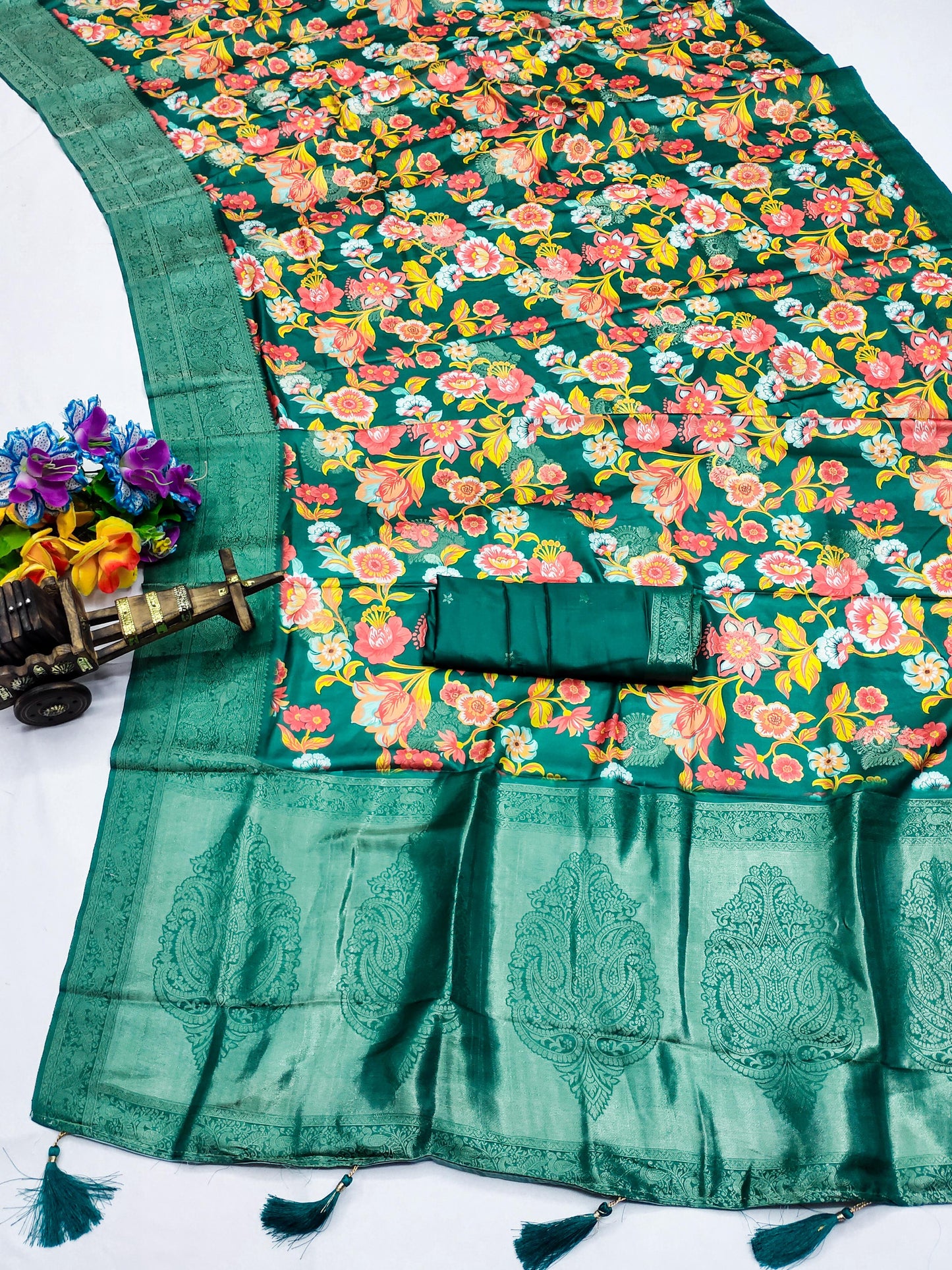 DP-JAGMAG Premium European Silk Saree with Beautiful Flower Print all over with Rich Pallu