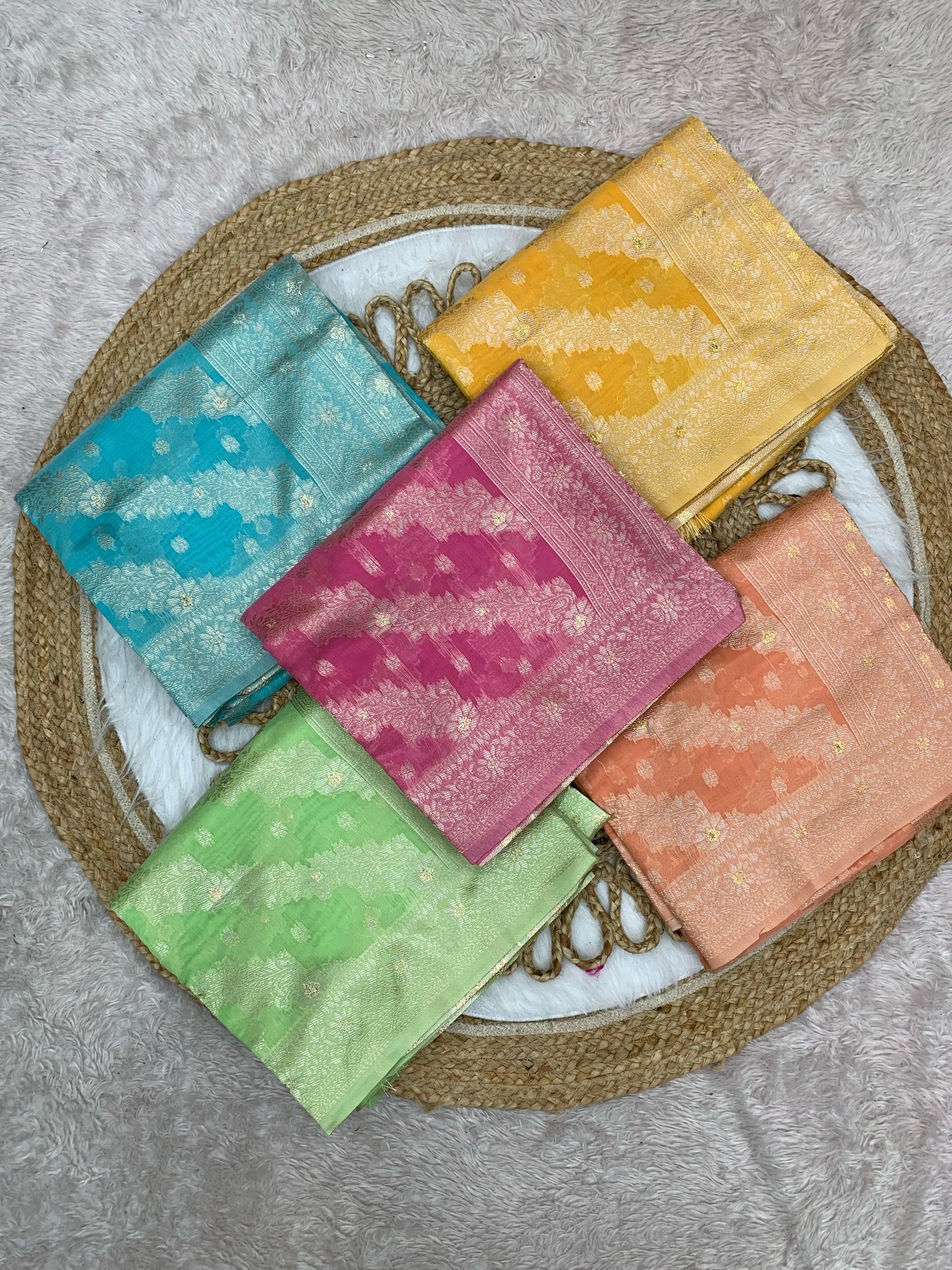 CT-LAHERIA SPUN COTTON SAREE WITH BEAUTIFUL LAHERIA DESIGN WITH MX JAREE WITH TASSELS ATTACHED ON PALLU
