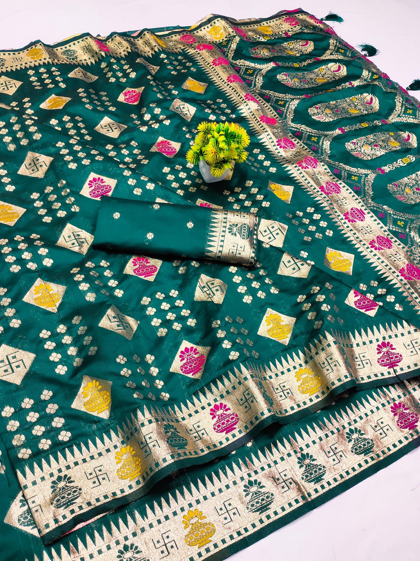 AJ-KALASH KOTA SILK SAREE WITH TRENDING LOTUS FLOWER WEAVING DESIGN WITH TASSELS