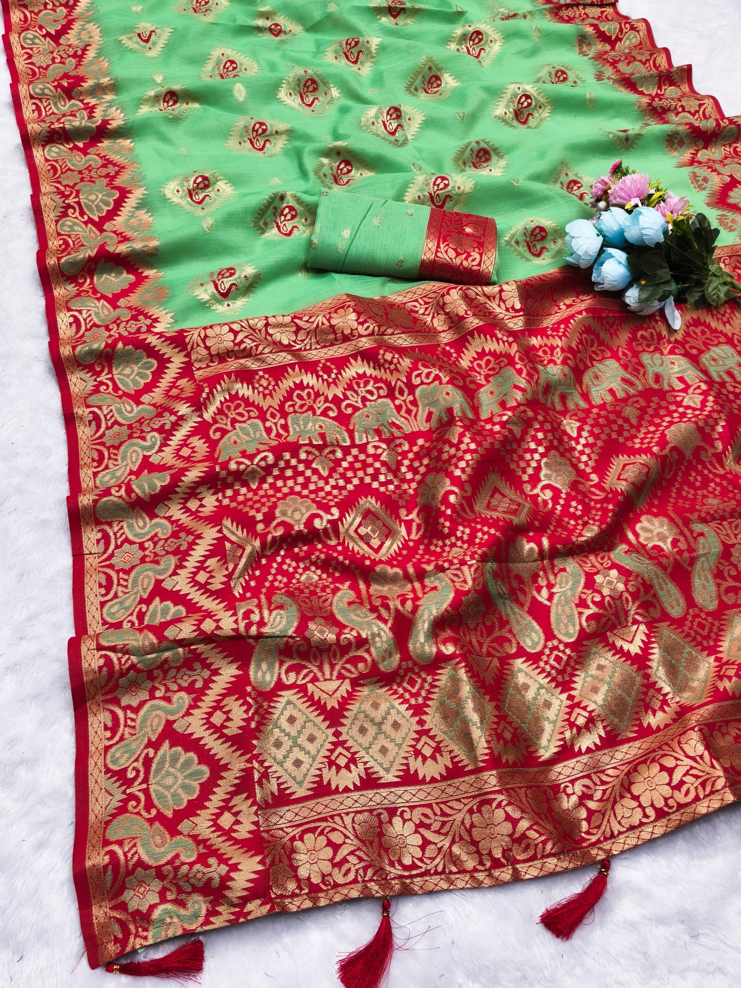 CT-HANSIKA COTTOM SILK SAREE WITH BESUTIFUL CONTRAST BORDER WITH BEAUTIFUL PEACOCK DESIGN WITH TASSELS