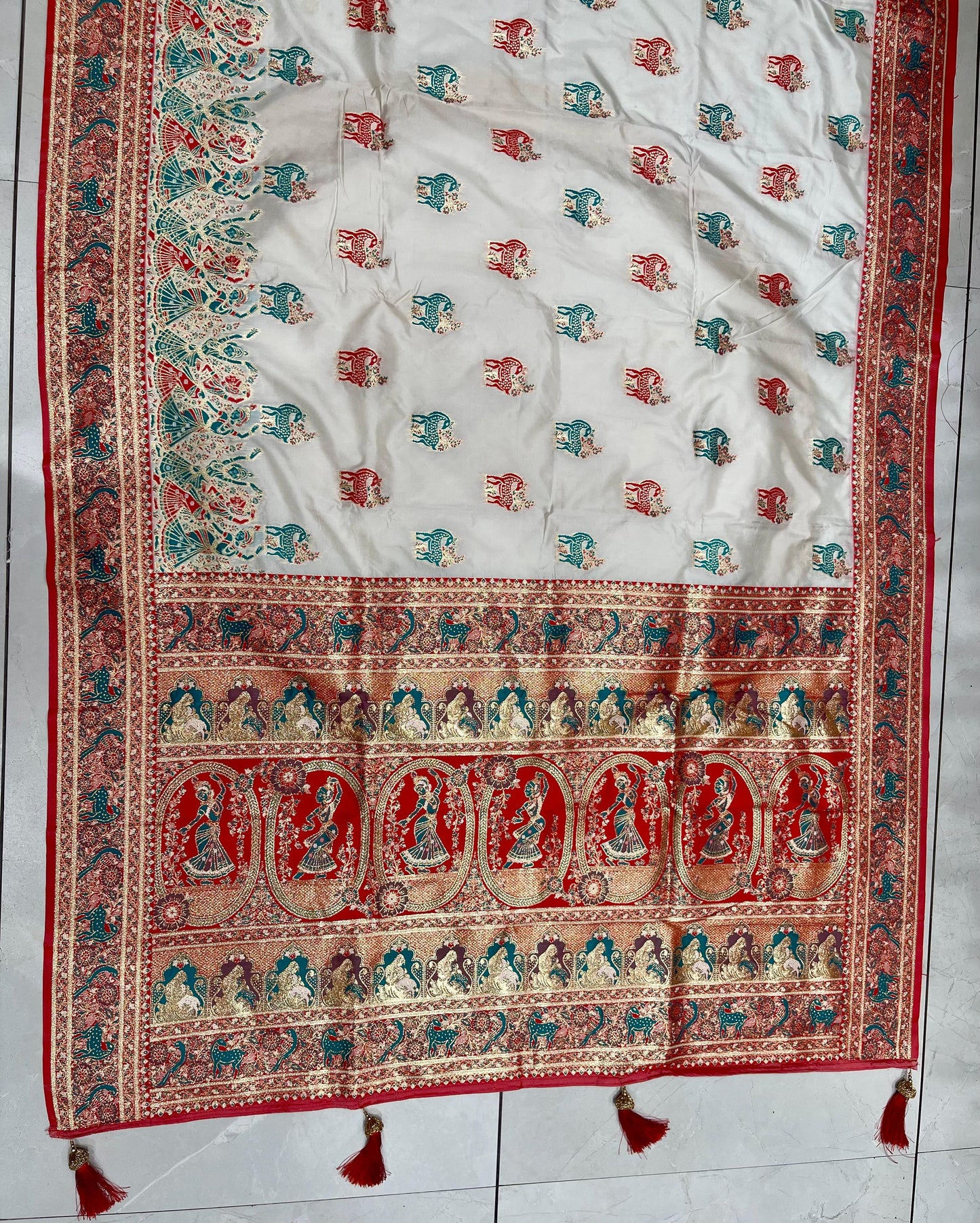 AJ-WHITE-BALCHURI SOFT SILK SAREE WITH WHITE RED SAREE WITH POSITION STYLE WEAVING WITH HEAVY LATKAN