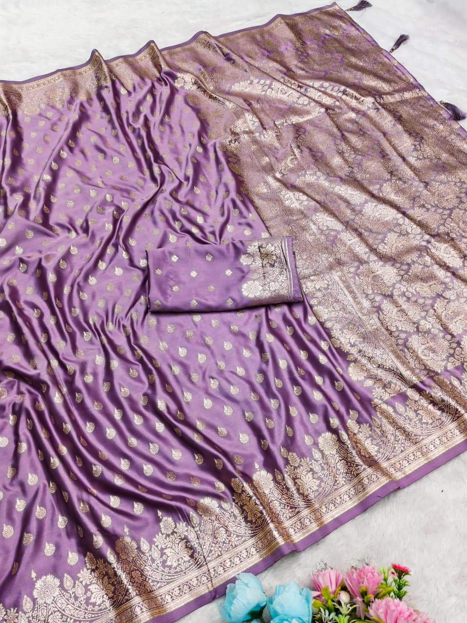 AJ-SATIN-AGRA SATIN SILK SAREE WITH RICH PALLU AND BEAUTIFUL DUSTY MATCHING PURE BOLLYWOOD DESIGN