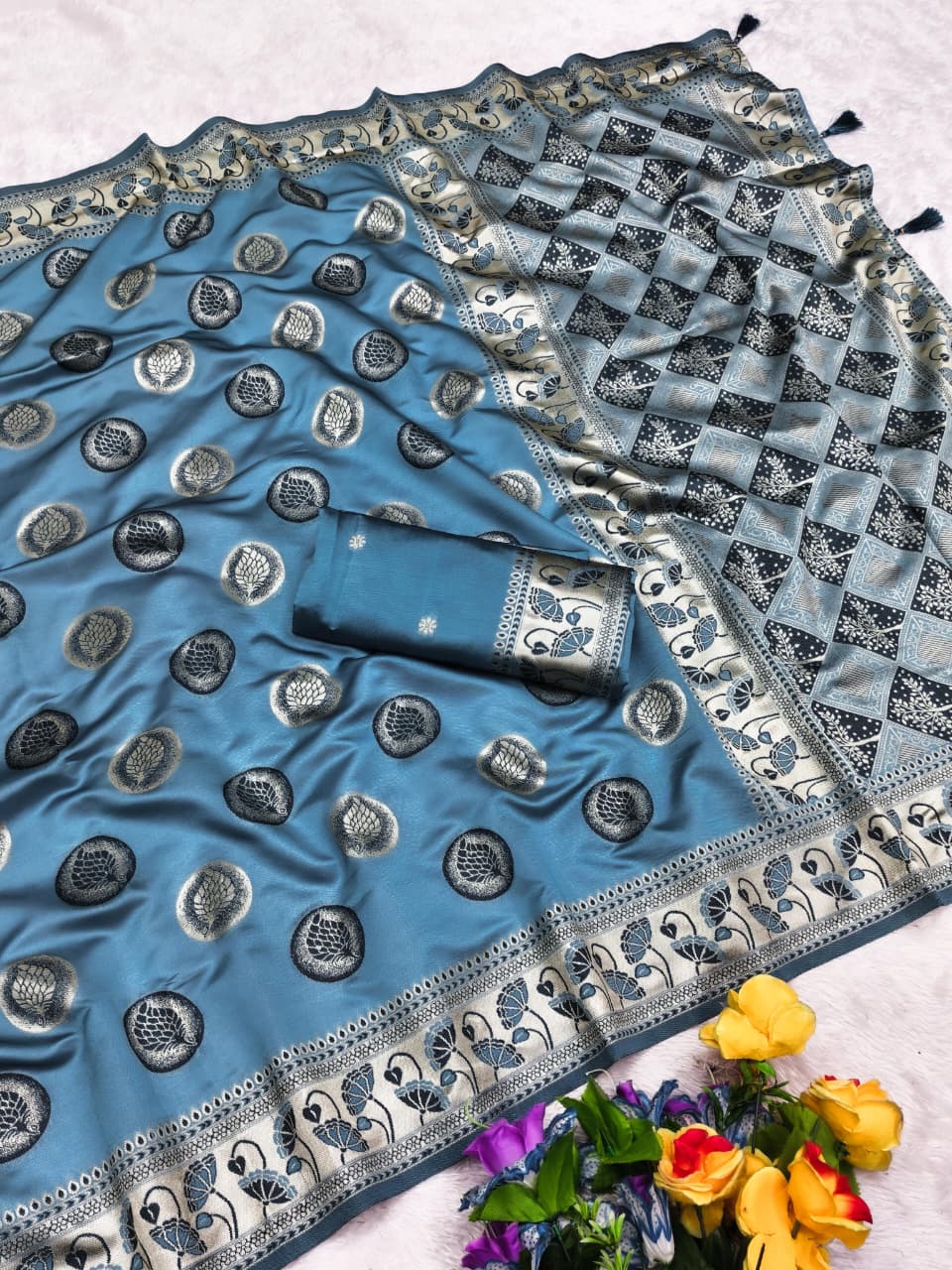 AJ-JAGMAG LITCHI SILK WITH CHAMPION JAREE WITH BEAUTIFUL BOX BODY DESIGN WITH RICH PALLU AND TASSELS ATTACHED