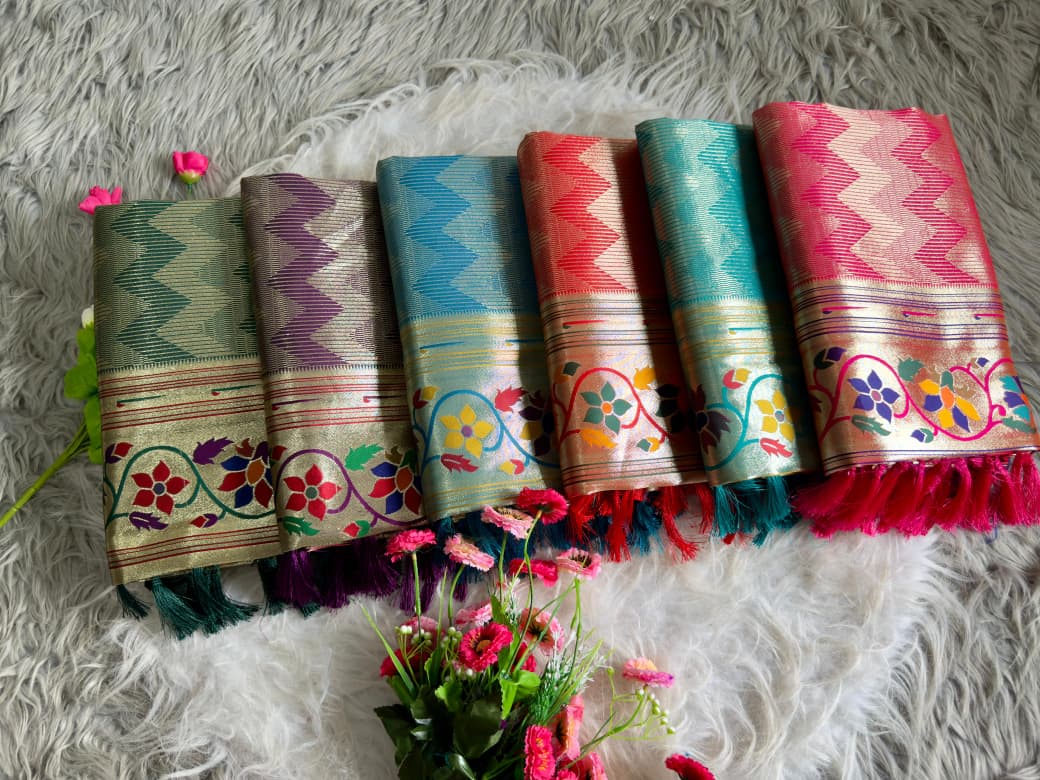 AJ-SYNC Banarasi Paithani Silk Saree Super grand rich pallu with intricate detailing . Elegant zig-zag zari pattern weaving all over the body