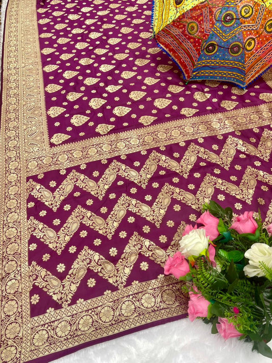 AJ-NIKITA CHAMPION SILK SAREE WITH BEAUTIFUL LAHERIA DESIGN WITH RICH PALLU AND BUTTA DESIGN