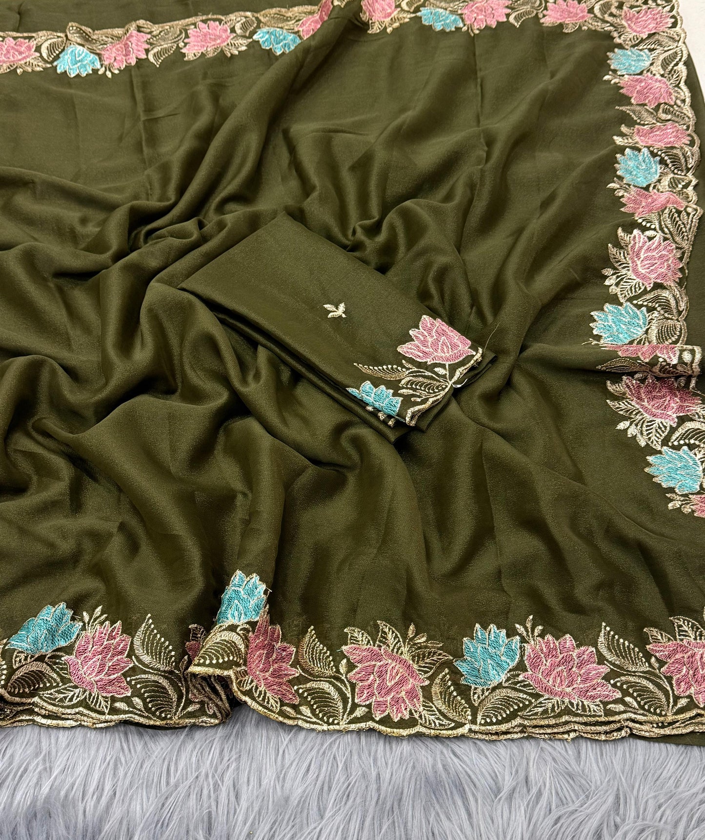 NN-2085 Star georgette fabric with beautiful embroidary c-pallu work with star georgett fabric with contrast embroidary work