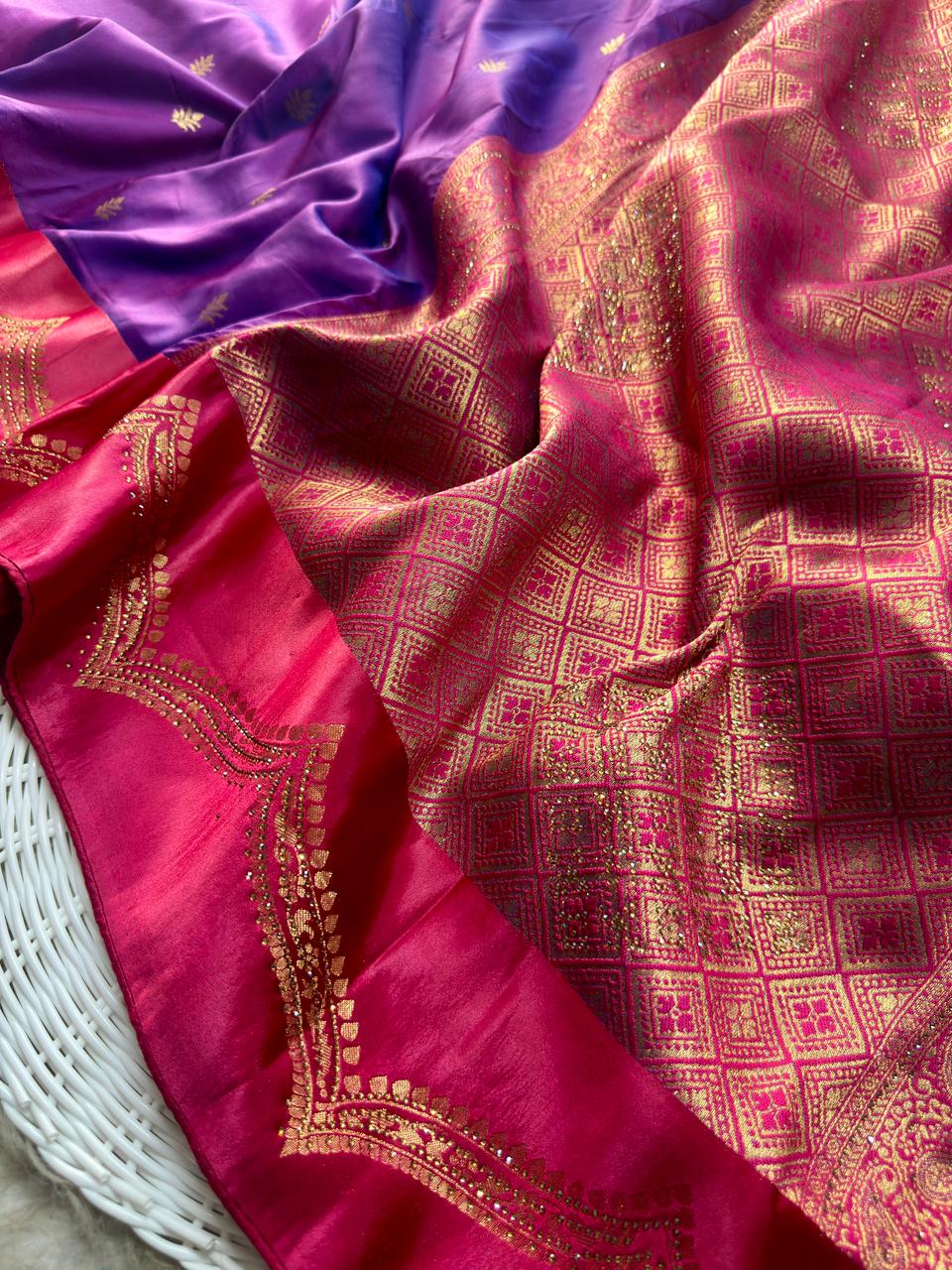 SA-7086 SOFT SILK FABRIC SAREE WITH BEAUTIFUL RICH PALLU DESIGN WITH SIROSKI WORK WITH TASSELS WITH BLOUSE