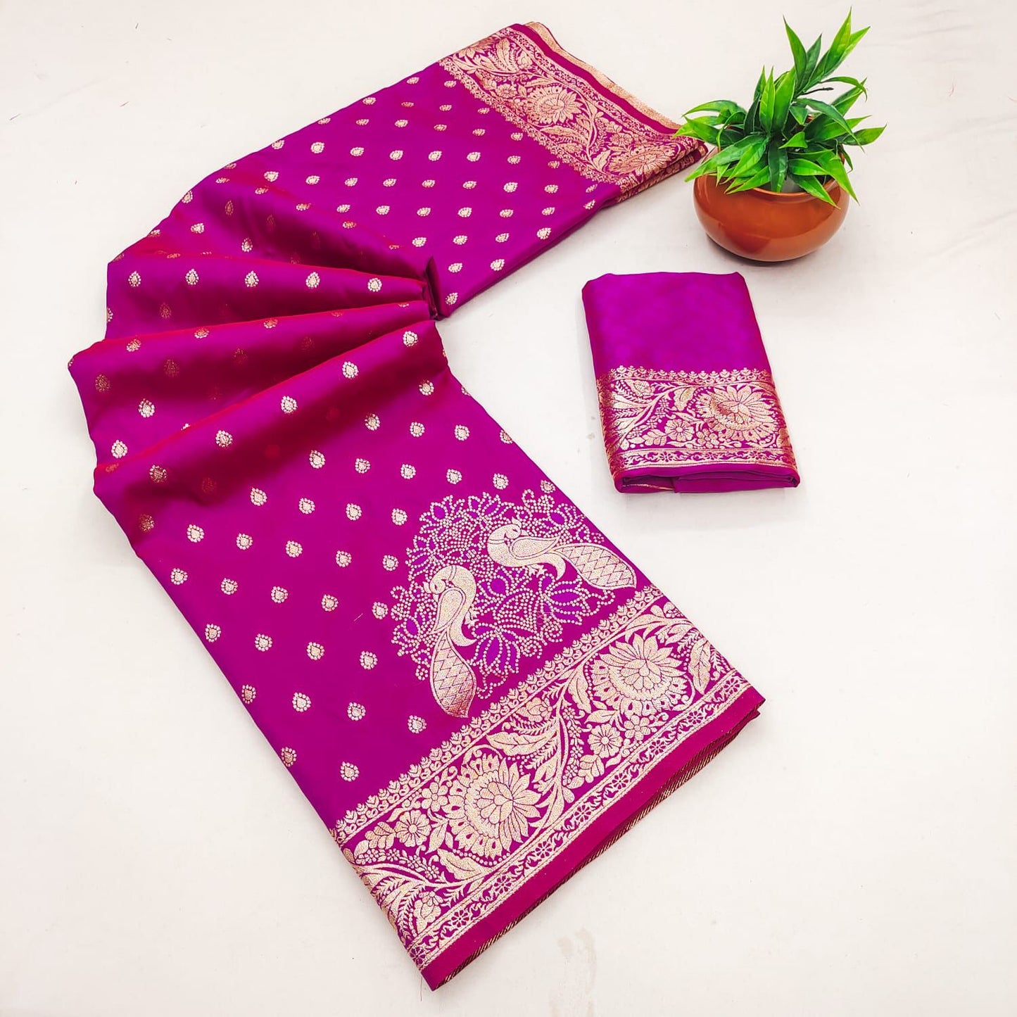 SA-7073 50/600 SOFT SILK SAREE WITH RICH PALLU AND BEAUTIFUL DAMAN PEACOCK DESIGN WITH TONE TO TONE MEENA WORK