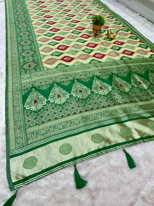 AJ-KRISHA RAPIER COTTON SAREE WITH RICH PALLU AND LAGNI WITH RANGKAT DESIGN ON BODY AJRAK TOUCHUP ON DAMAN FULL WEAVING DESIGN WITH CONTRAST BLOUSE