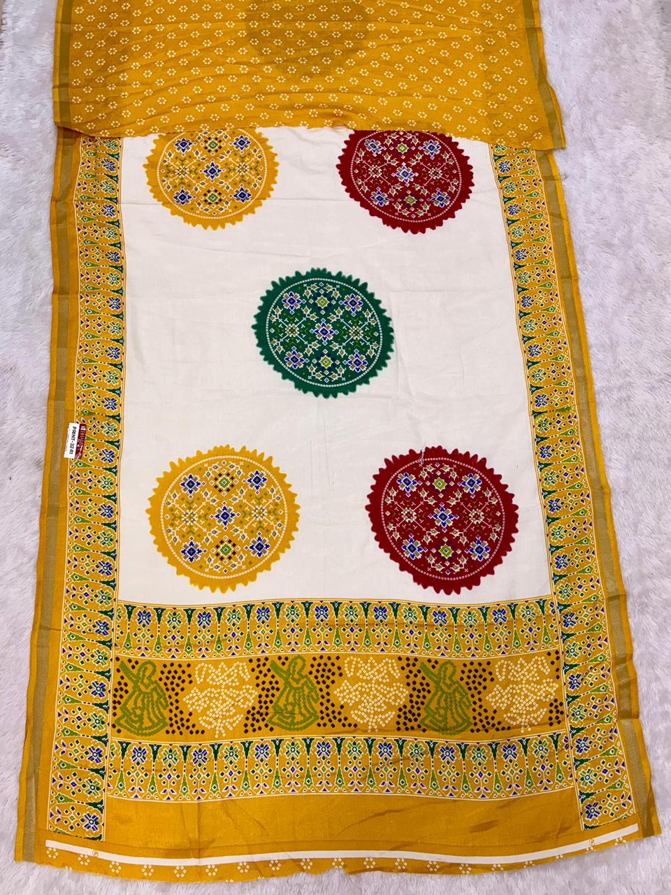 PRINT-3241 MAL COTTON FABRIC SAREE WITH VIRAL BANDHANI DESIGN ON INTERNET WITH WHITE COMMON WITH 6.30 MTR CUT WITH BUTTI BLOUSE