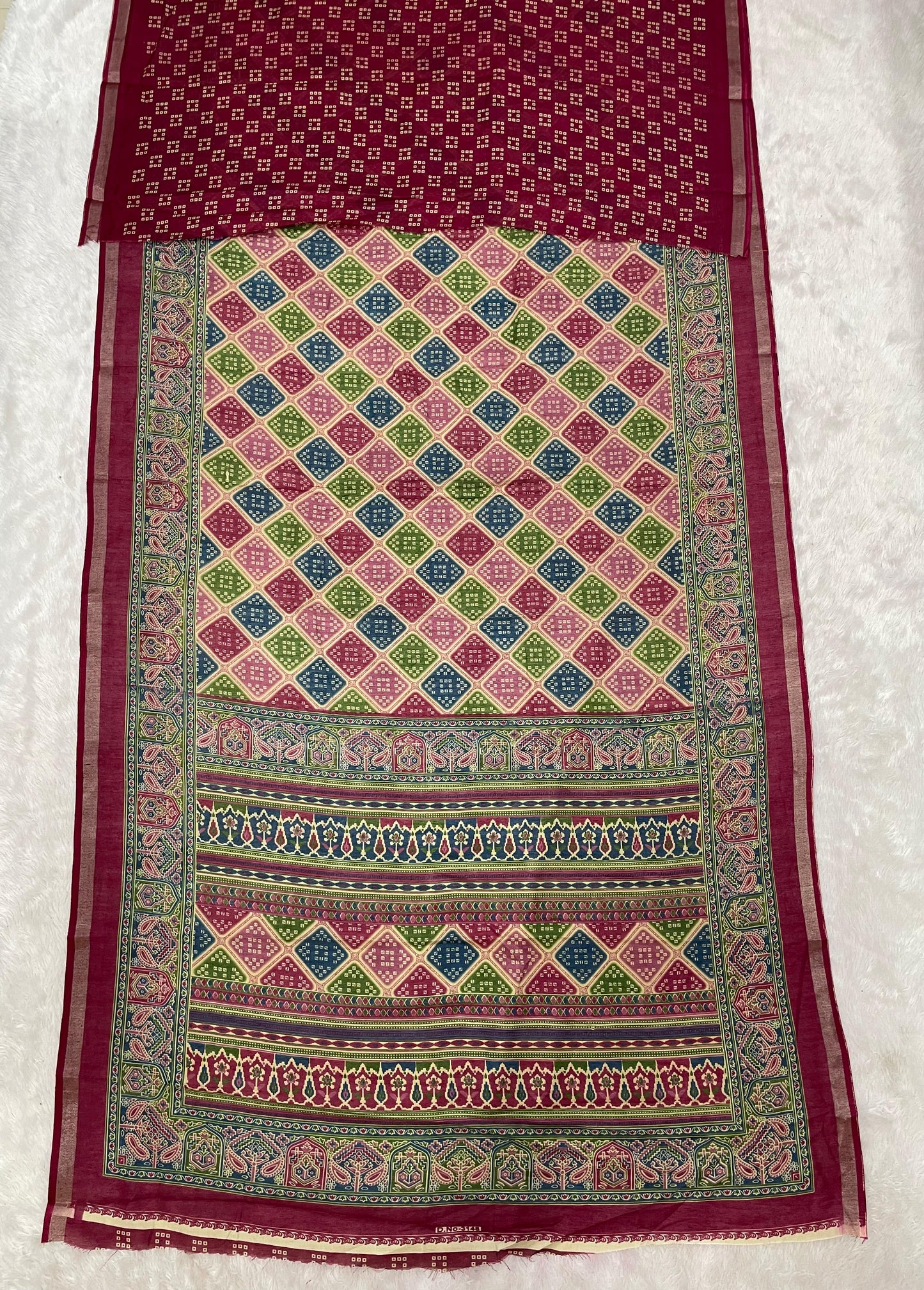 SV-8105 MAL COTTON FABRIC SAREE WITH BEAUTIFUL PALLU WITH BEAUTIFUL DESIGN ON BODY WITH BLOUSE