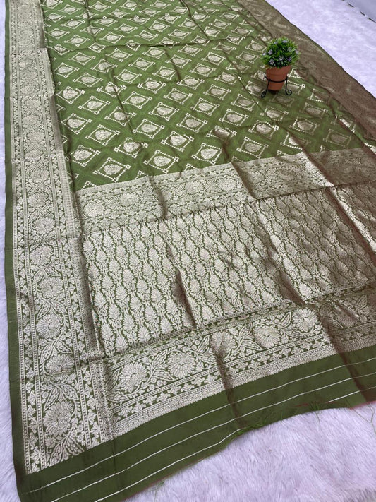 AJ-RATAN RAJ LITCHI KOTA FABRIC SAREE WITH RICH PALLU DESIGN WITH BANARSHI ZARI WORK WITH BUTTI BLOUSE