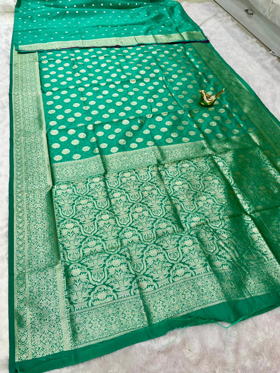 AJ-SAHIL LITCHI KOTA FABRIC SAREEE WITH RICH PALLU DEISGN WITH BANARSHI ZAREE WITH BLOUSE