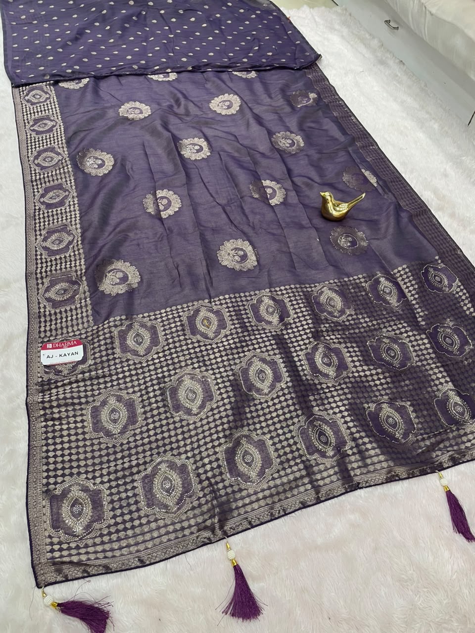 AJ-KAYAN FANCY FABRIC SAREE WITH BEAUTIFUL RICH PALLU DESIGN WITH SIROSKI WORK WITH PIPING AND LATKAN WITH BLOUSE