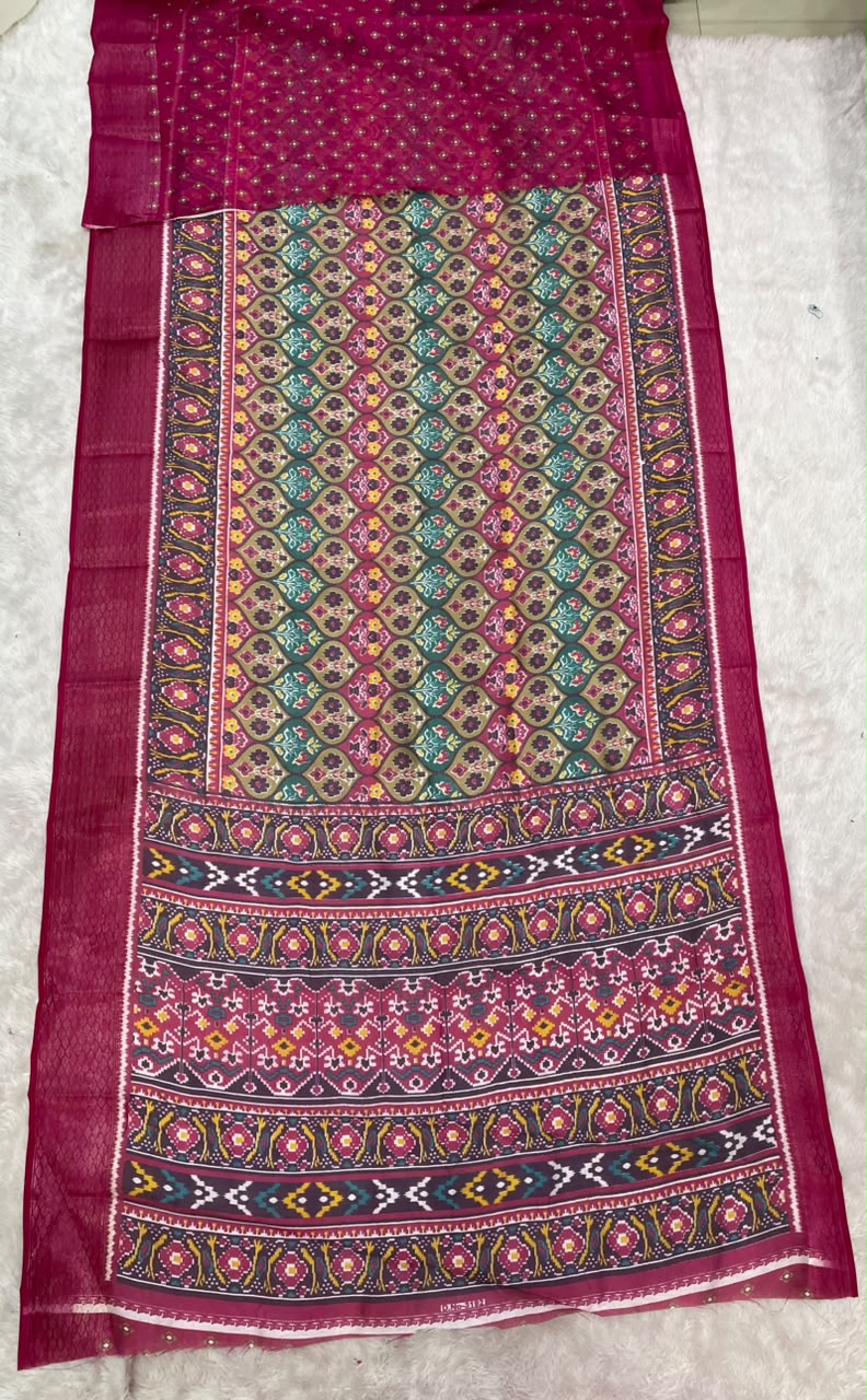 SV-8122 MAL COTTON FABRIC SAREE WITH RICH PALLU DESIGN WITH BEAUTIFUL PATOLA PRINT DESIGN WITH BLOUSE