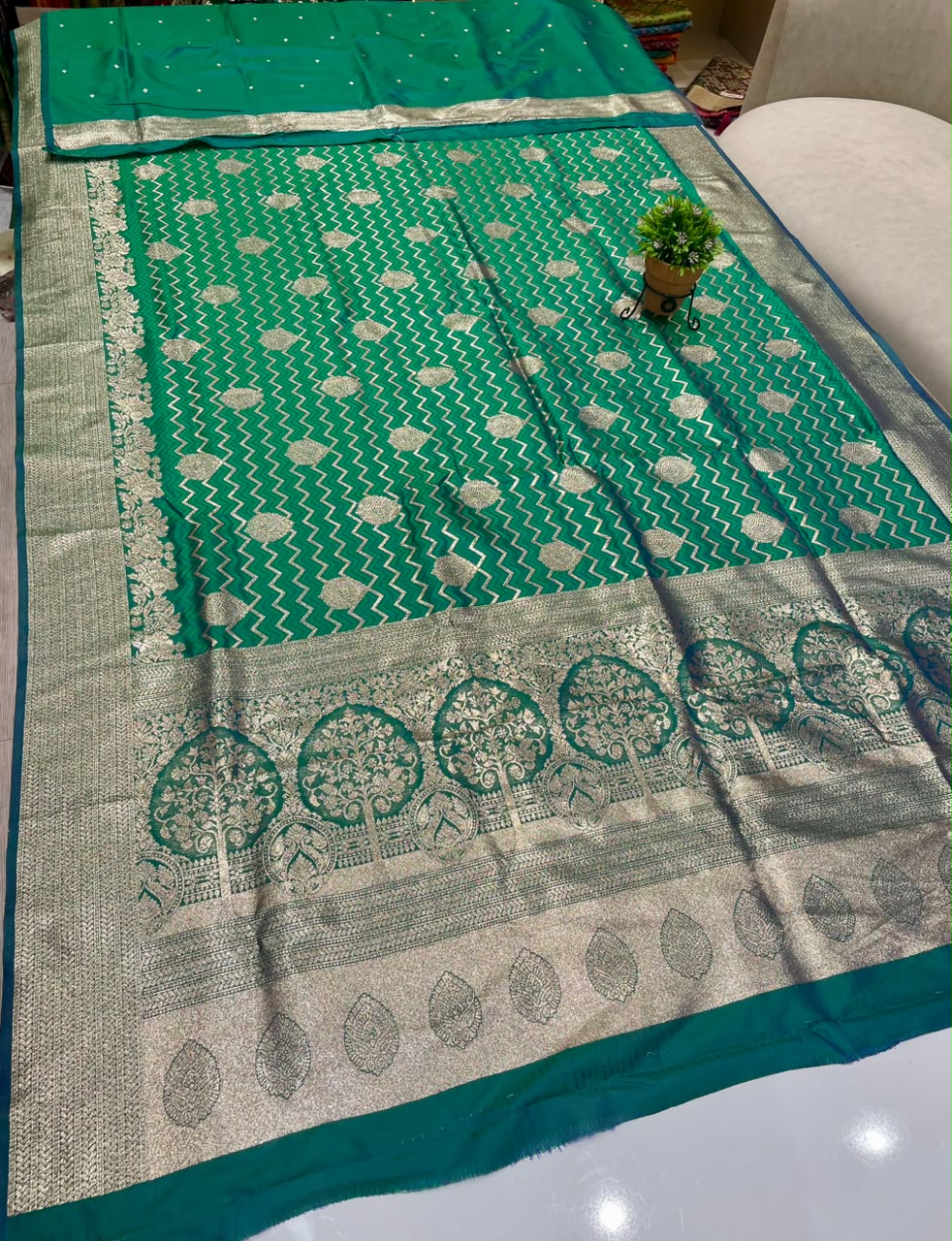 AJ-KIRTI SOFT SILK FABRIC SAREE WITH RICH PALLU DESIGN WITH BEAUTIFUL DESIGN WITH ALL OVER ON SAREE WITH BLOUSE