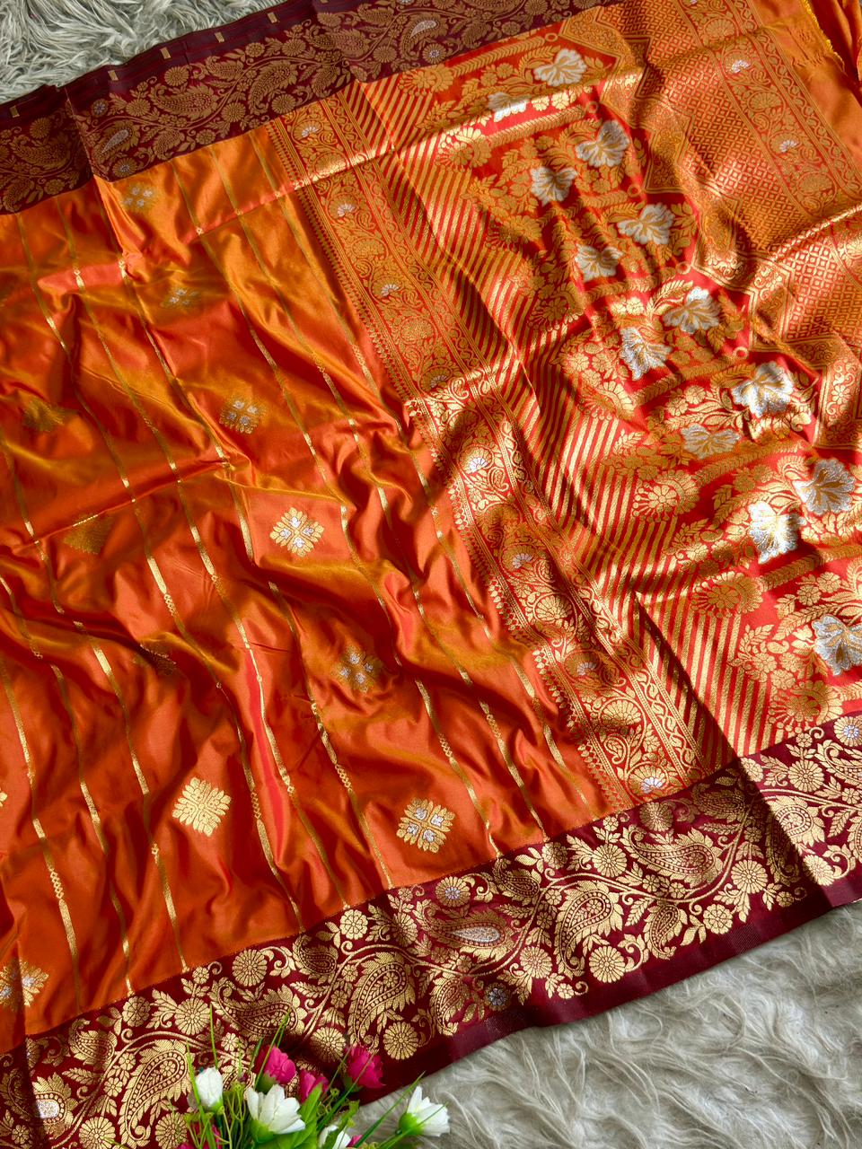 SA-5118 SOFT SILK FABRIC SAREE WITH RICH GOLD ZARI WOVEN WITH ELEGANT BUTTI WITH VERTICAL ZARI STRIPES AND HEAVY CONTRAST BLUE PAISLEY & FLORAL ZARI BORDER