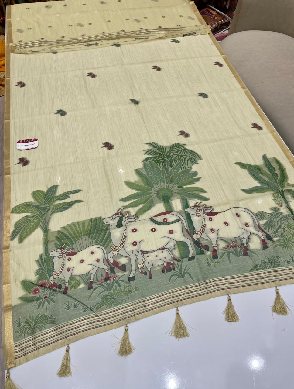 AJ-NANDINI KOTA KOTA FABRIC SAREE WITH BEAUTIFUL OPEN PALLU COW DESIGN WITH PIPING AND TASSELS WITH BLOUSE