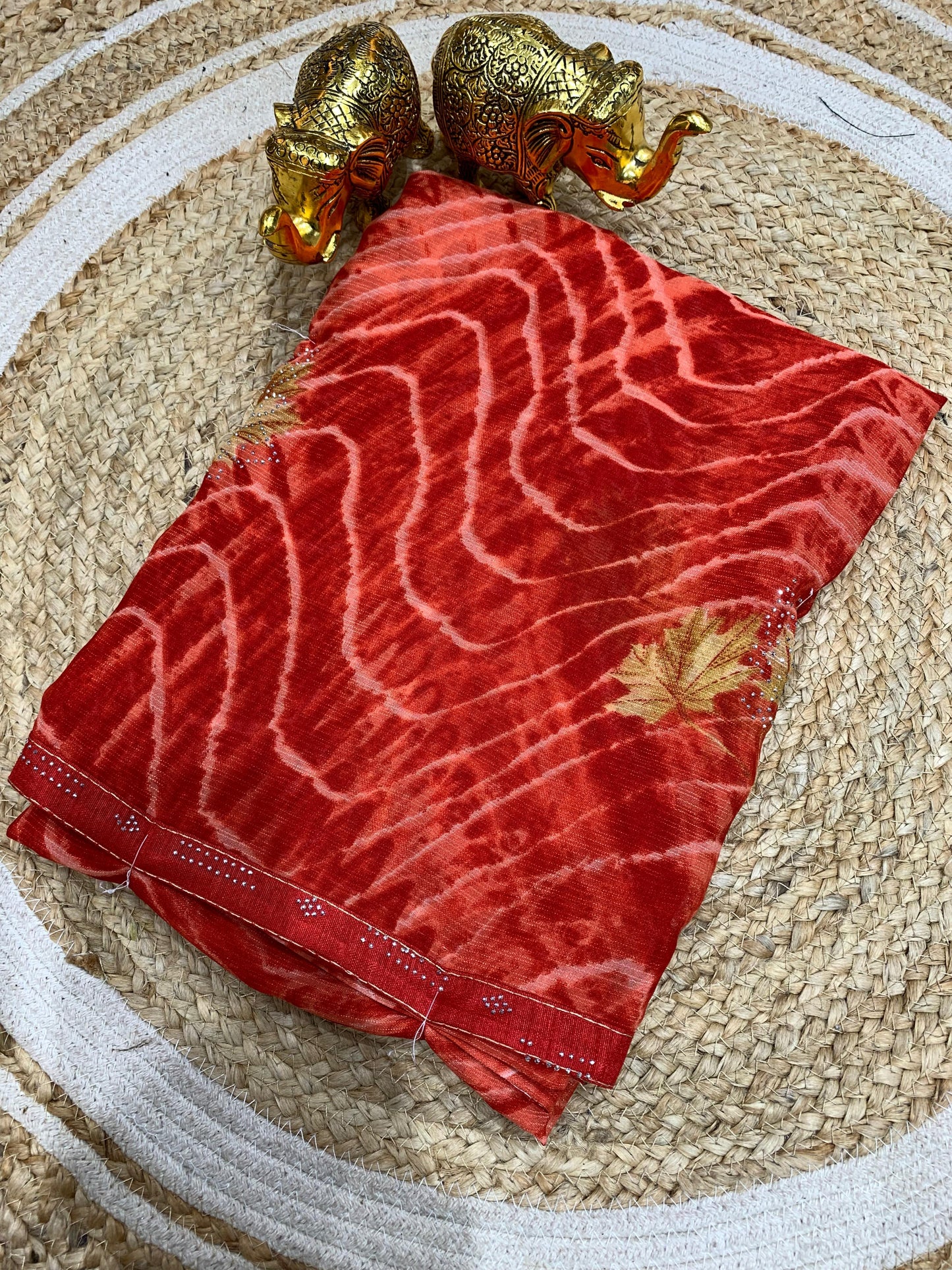 RR-TALLY WEIGHTLESS SAREE WITH BEAUTIFUL PRINT DESIGN WITH SIROSKI AND LACE