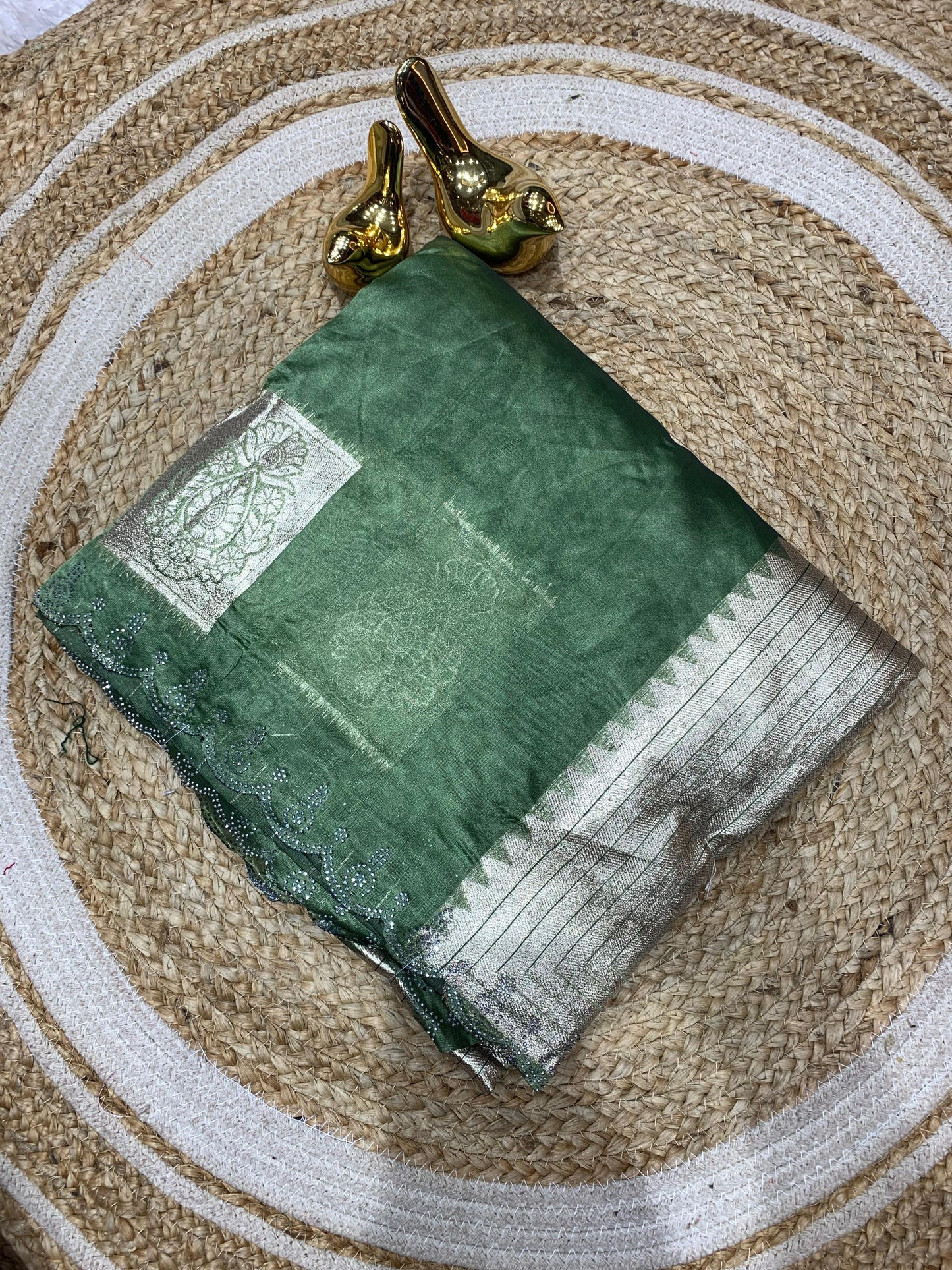 KAS-KANUPRIYA SILK ORGANZA SAREE WITH SIROSKI BORDER WITH BEAUTIFUL BHUTA DESIGN