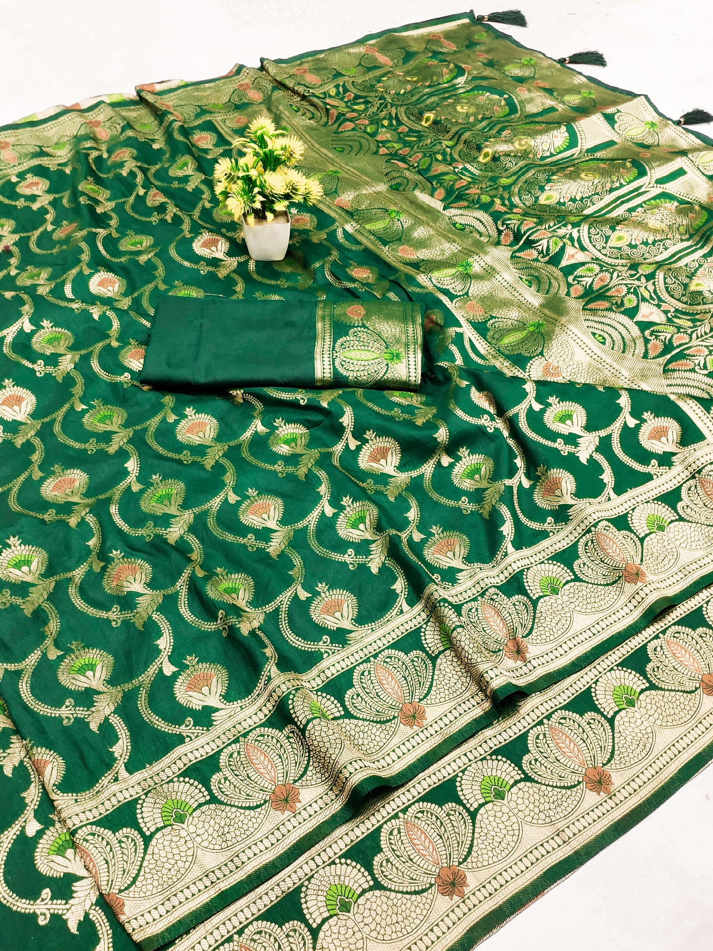 DOLA-ANUSHKA PURE DOLA SILK SAREE WITH TRENDY JHAL DESIGN WITH HEAVY MEENAKARI WORK WITH RICH PALLU AND PREMIUM TASSELS ATTACHED ON IT