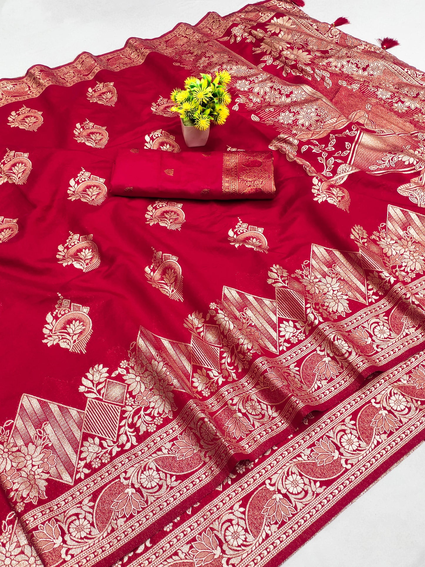 DOLA-MAHAKUMB PURE DOLA SILK WITH GRAND PALLLU WITH BEAUTIFUL DESIGNS ALL OVER