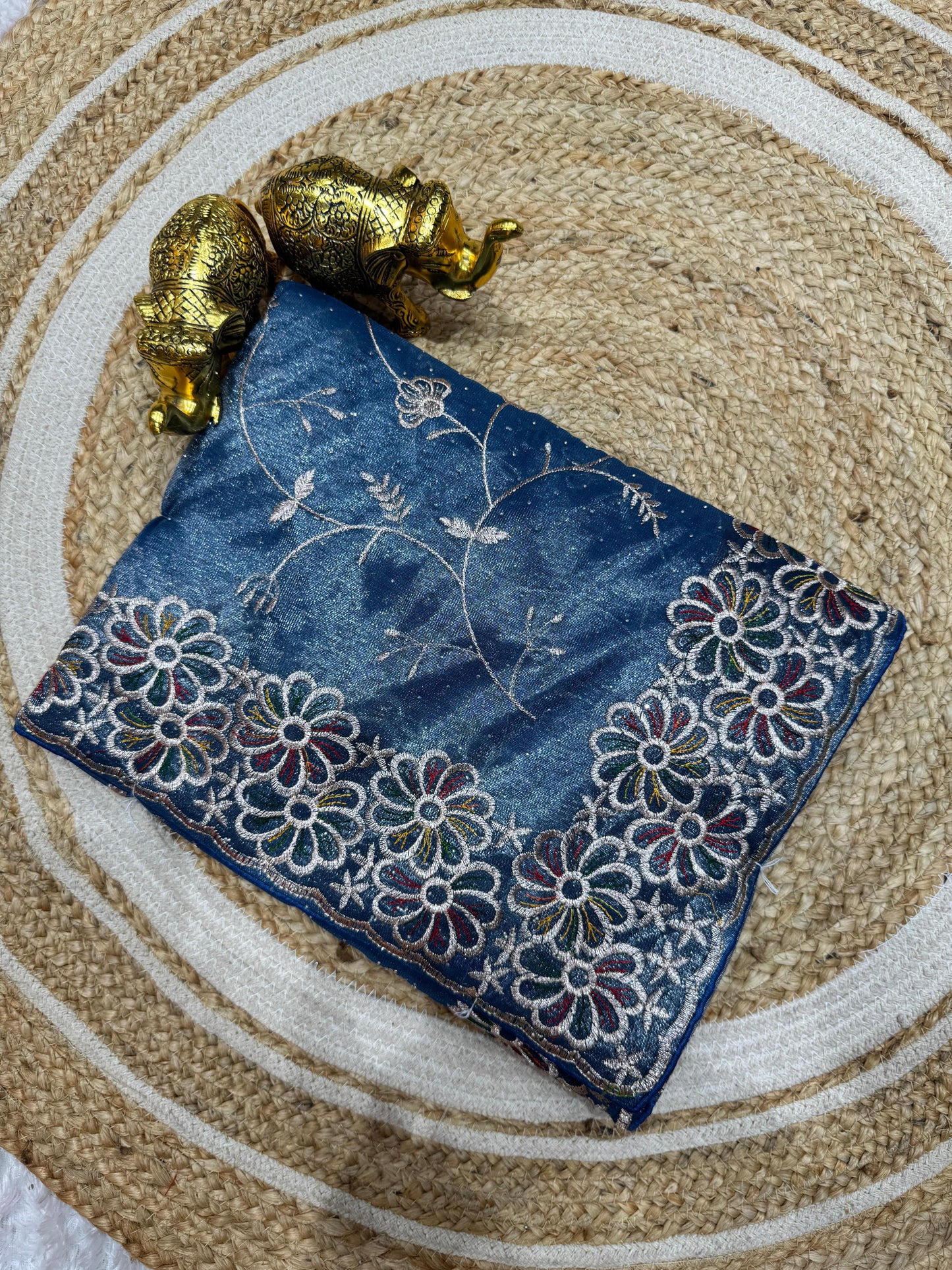 SJ-CHAKARI PREMIUM TWILL NET SAREE WITH BEAUTIFUL FLOWER C-PALLU DESIGN WITH JAREE WORK WITH SIROSKI ALL OVER