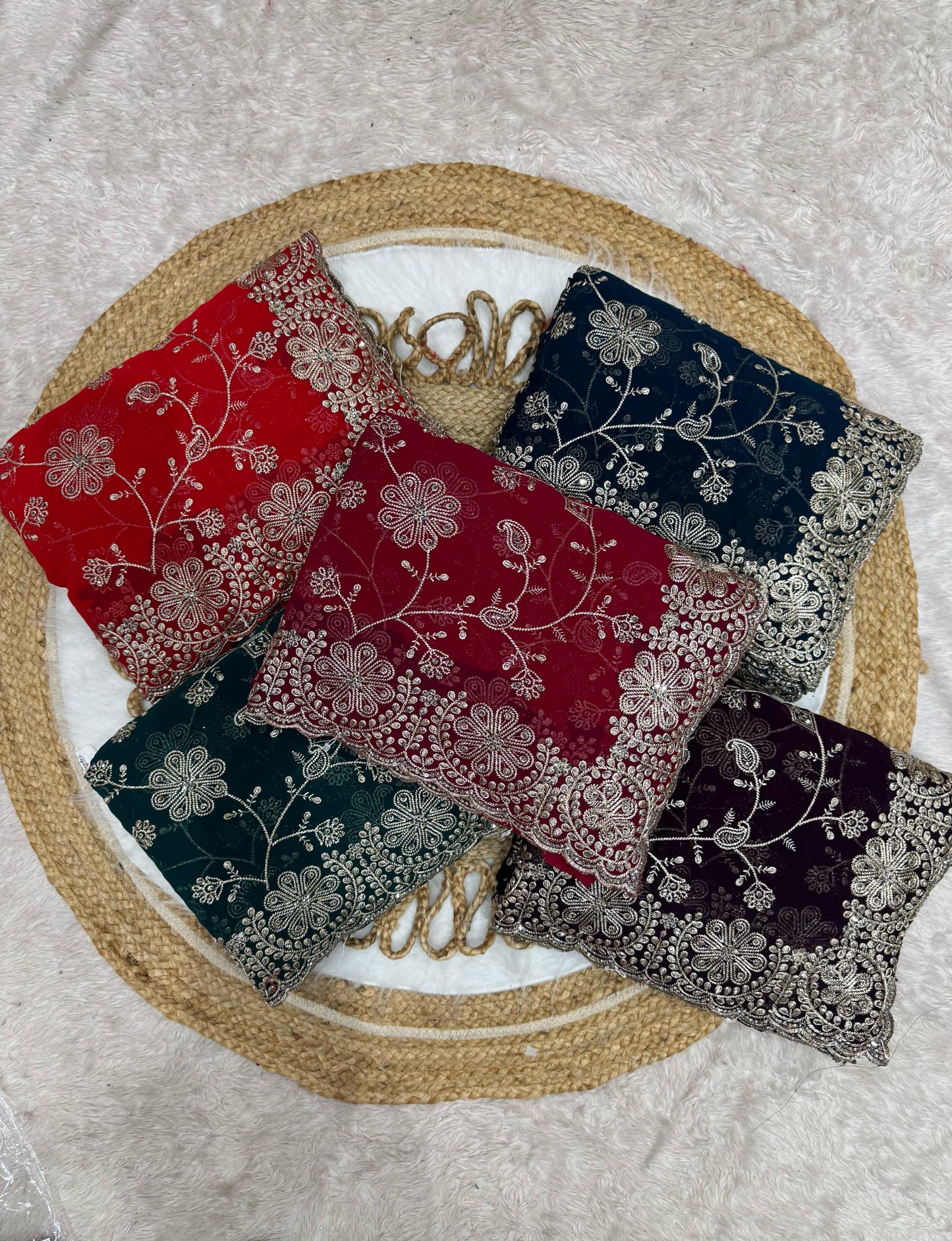 BS-BAGHYASHREE BLOOMING SAREE WITH BEAUTIFUL FLOWER DESIGN ON BORDER WITH JHAL WORK ALL OVER WITH JHARAKN
