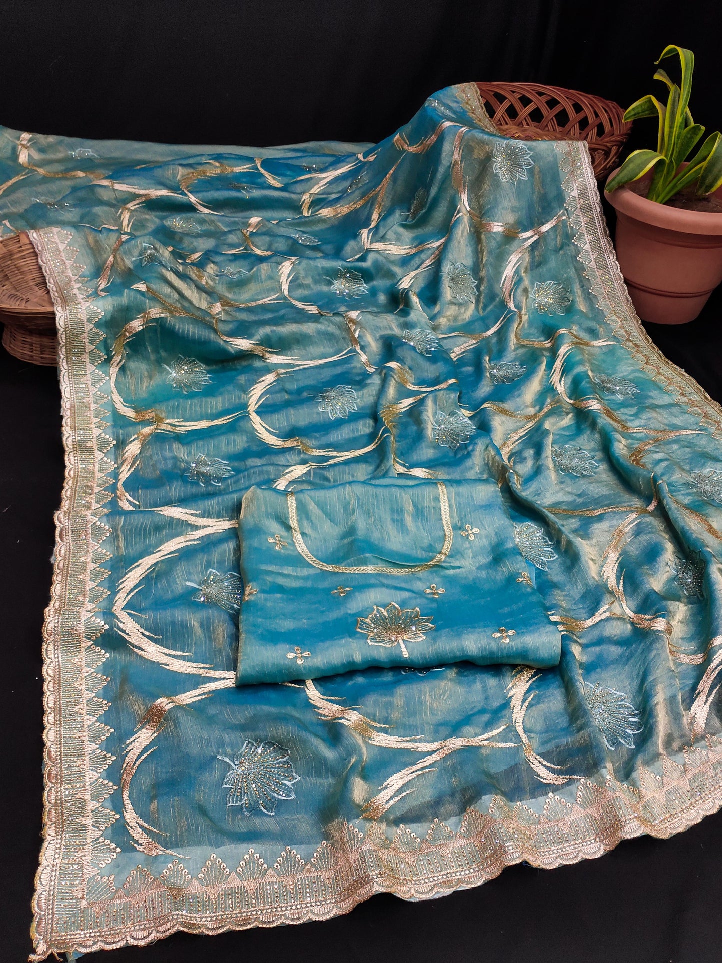 DF-VARTMAAN FENDI CHIFFON SAREE WITH BEAUTIFUL UNIQUE DESIGNER PIECE WITH FLOWER BHUTA WITH SIROSKI WORK