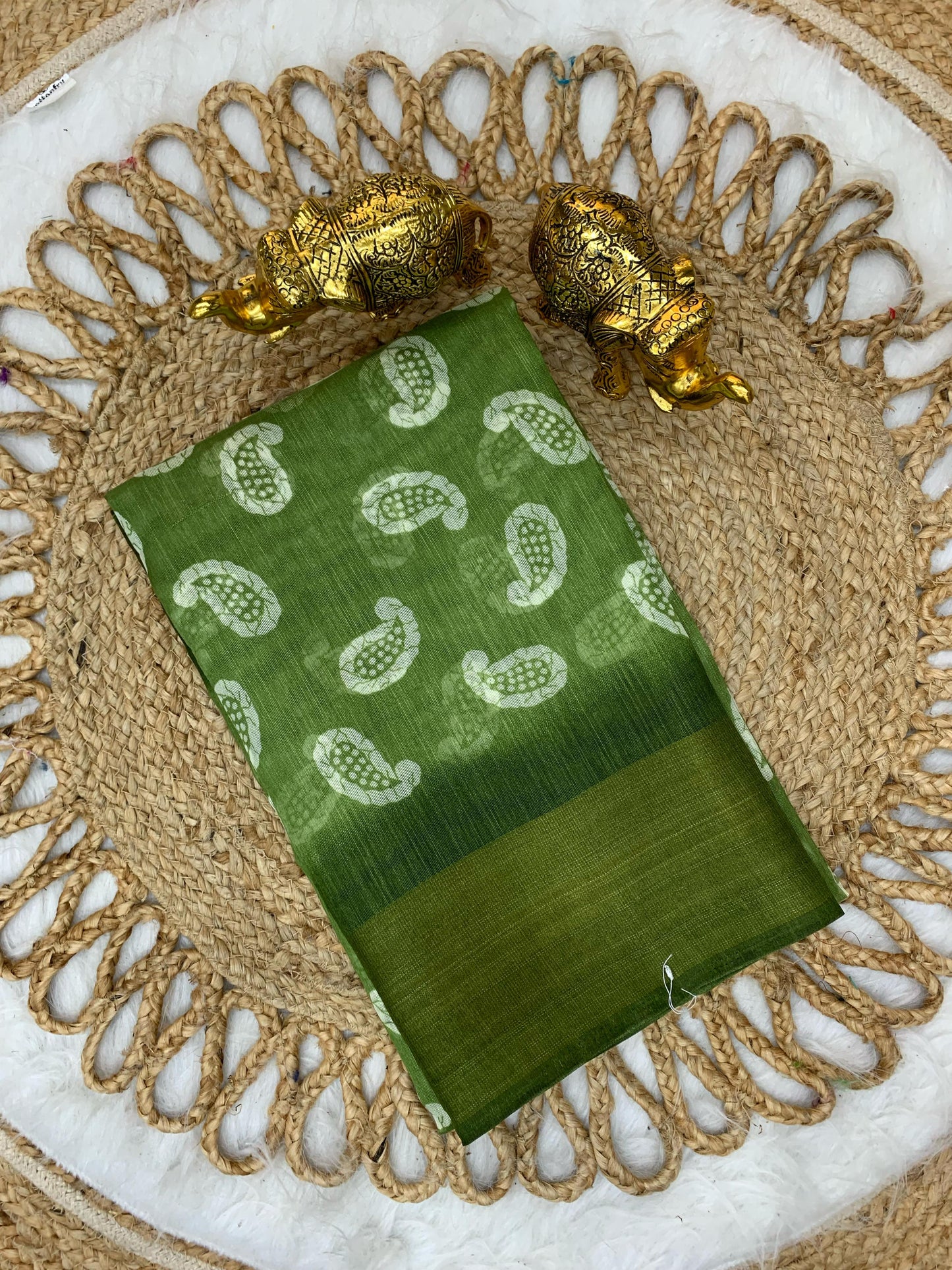 CP-7063 LINEN COTTON SAREE WITH BEAUTIFUL CARRY PRINT WITH CRYSTAL PATTA