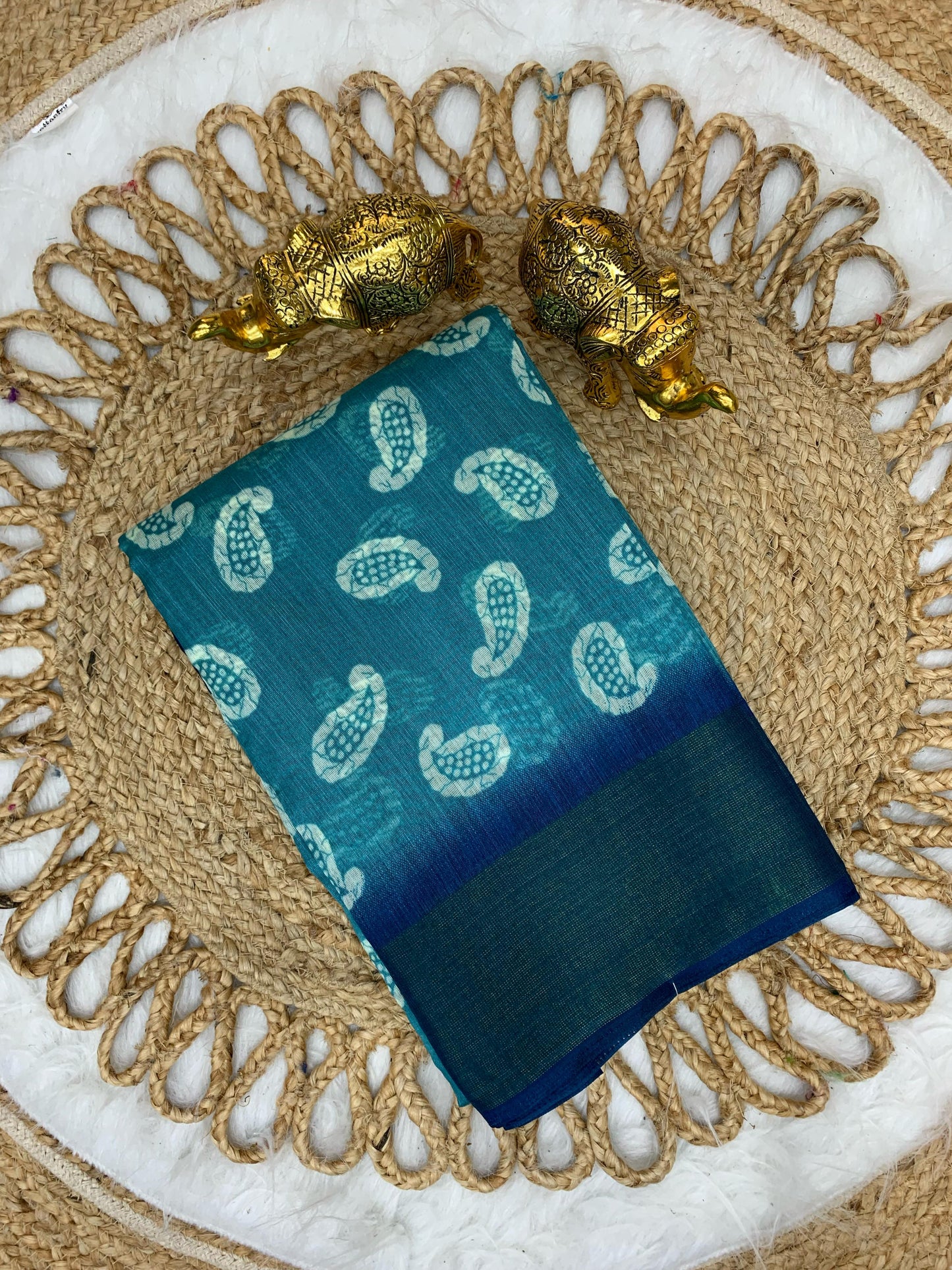 CP-7063 LINEN COTTON SAREE WITH BEAUTIFUL CARRY PRINT WITH CRYSTAL PATTA