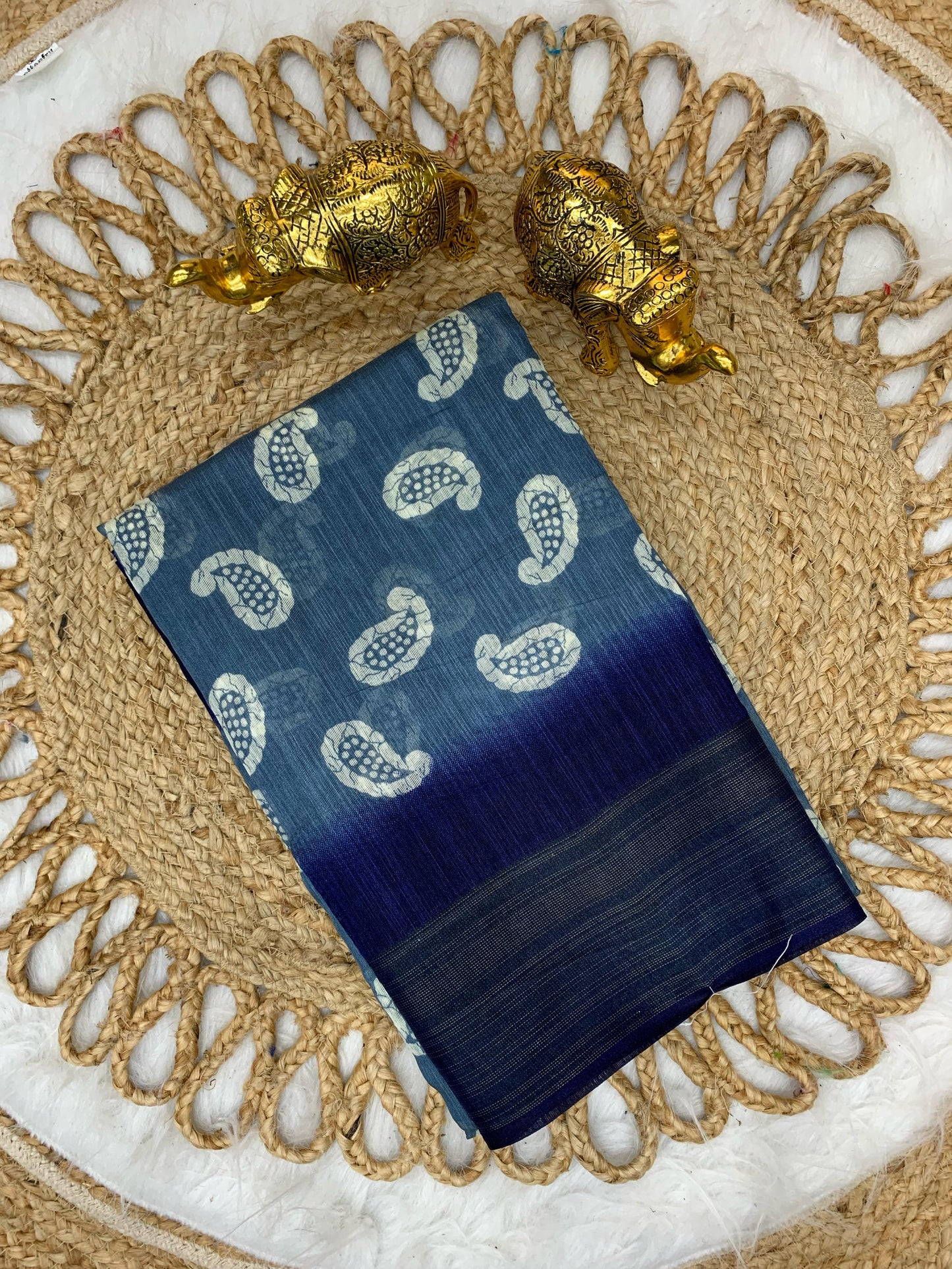 CP-7063 LINEN COTTON SAREE WITH BEAUTIFUL CARRY PRINT WITH CRYSTAL PATTA