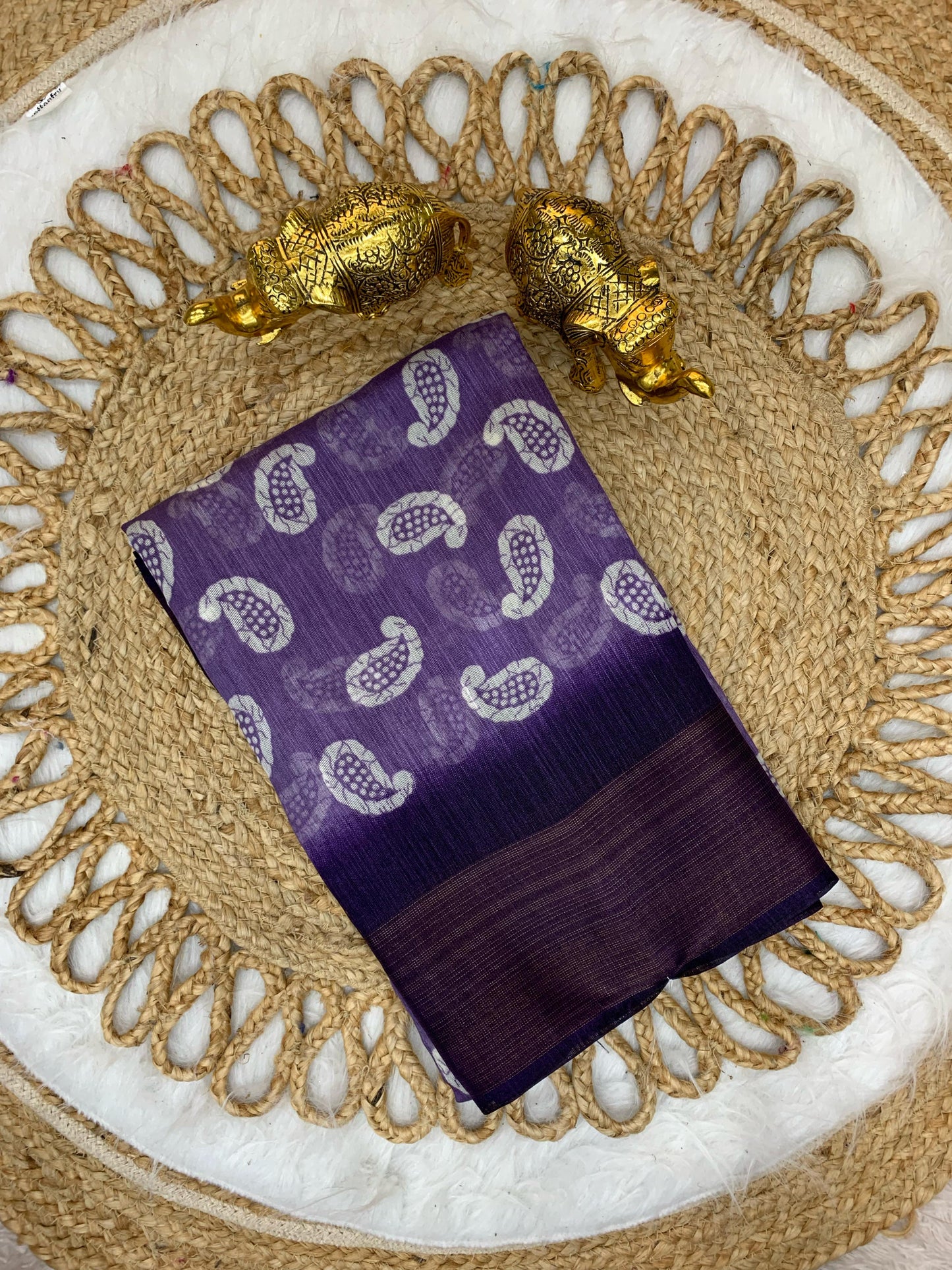 CP-7063 LINEN COTTON SAREE WITH BEAUTIFUL CARRY PRINT WITH CRYSTAL PATTA