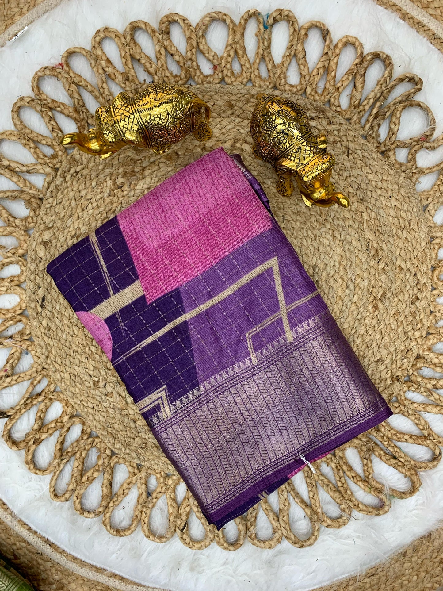 CP-7065 DOLA CHEX SAREE WITH BEAUTIFUL ZIG ZAG PATTERN WITH 6.30 MTR CUT