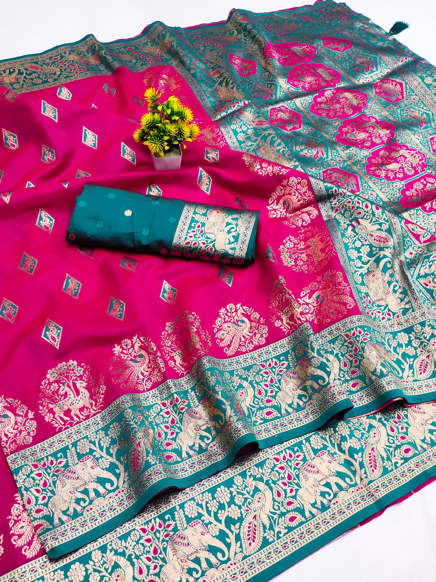 AJ-MASAKALI Soft Finish Silk Saree with Patola and Figures Jari Weaving all over the body with Contrast Pallu and Blouse