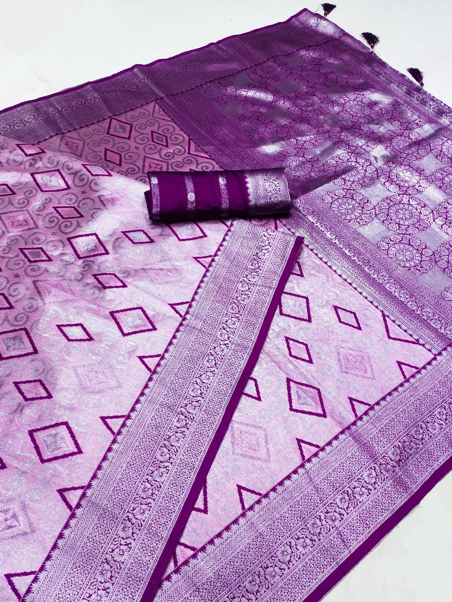 AJ-GEETANJALI PREMIUM SILVER PATTU SAREE WITH BEAUTIFUL BATIK PRINT ON BODY WITH SILVER JAREE BORDER WITH RICH PALLU AND TASSELS ATTACHED ON IT