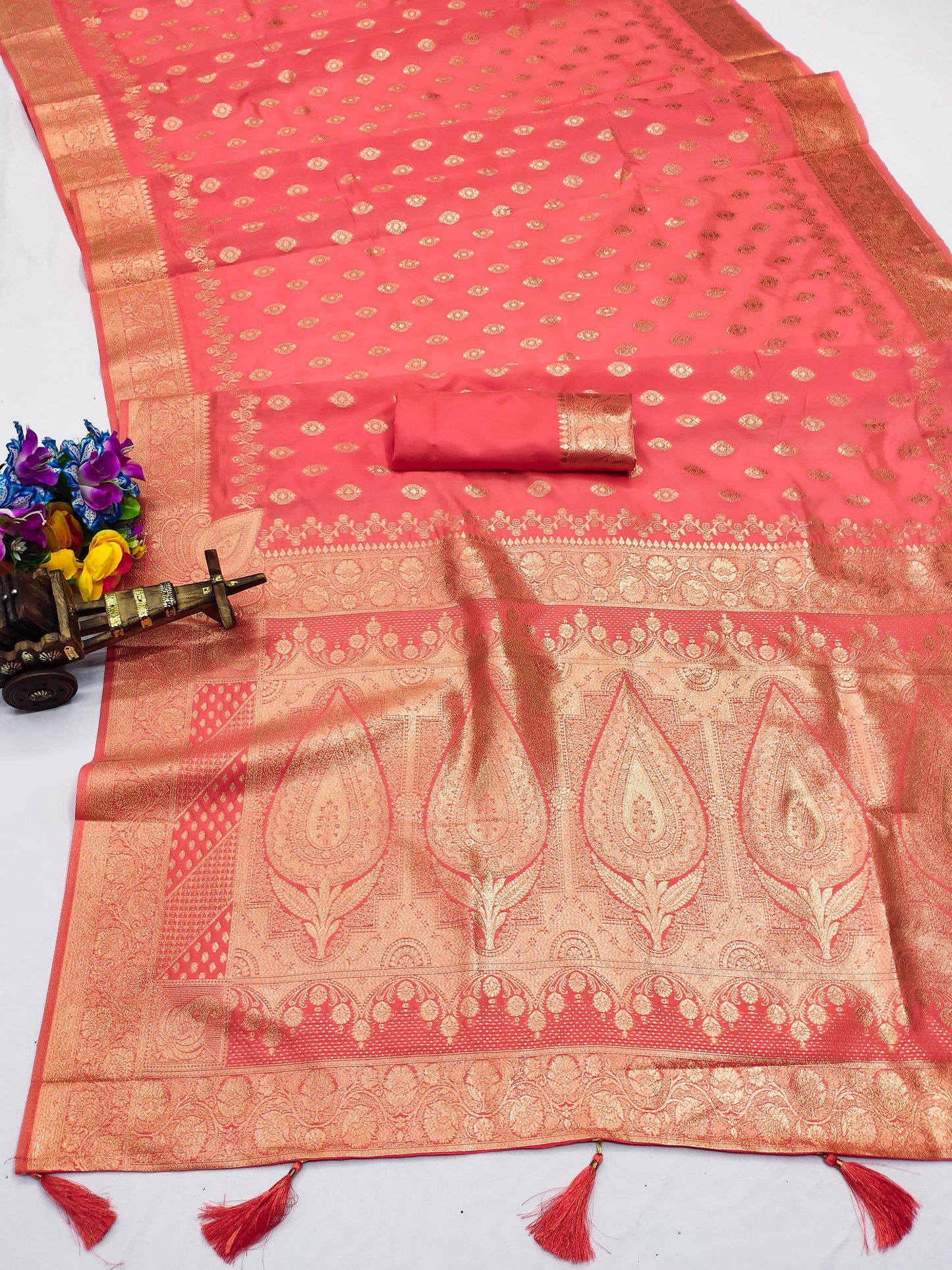 AJ-GARDEN SOFT SILK SAREE WITH BOLLWOOD STYLE PALLU WITH KALASH AND ZAREE WEAVING DESIGN ALL OVER