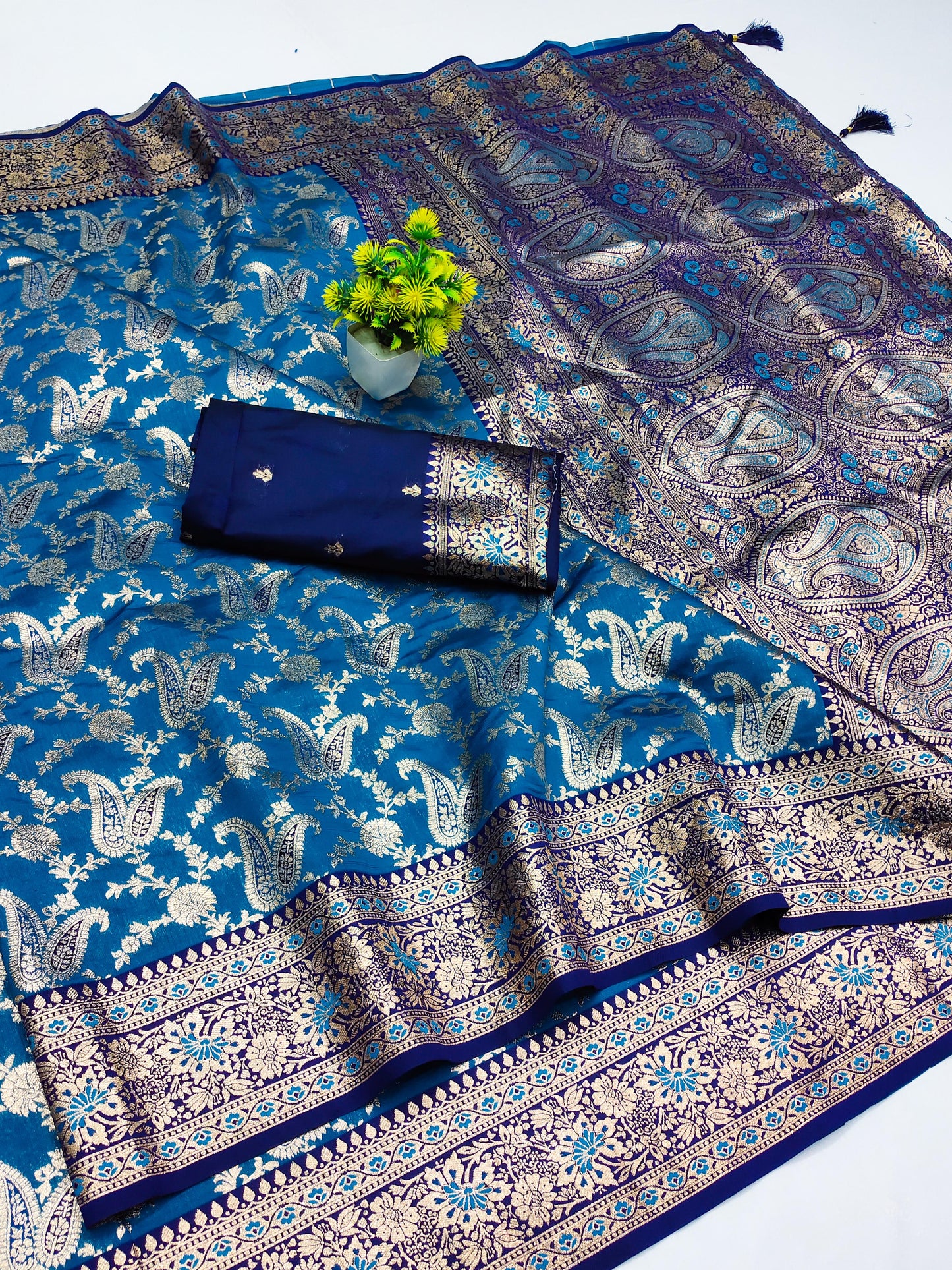 AJ-AISHWARIYA SOFT SILK SAREE WITH BEAUTIFUL CARRY DEISNG WITH MEENAKARI WORK WITH AWESOME PALLU WITH TASSELS ATTACHED